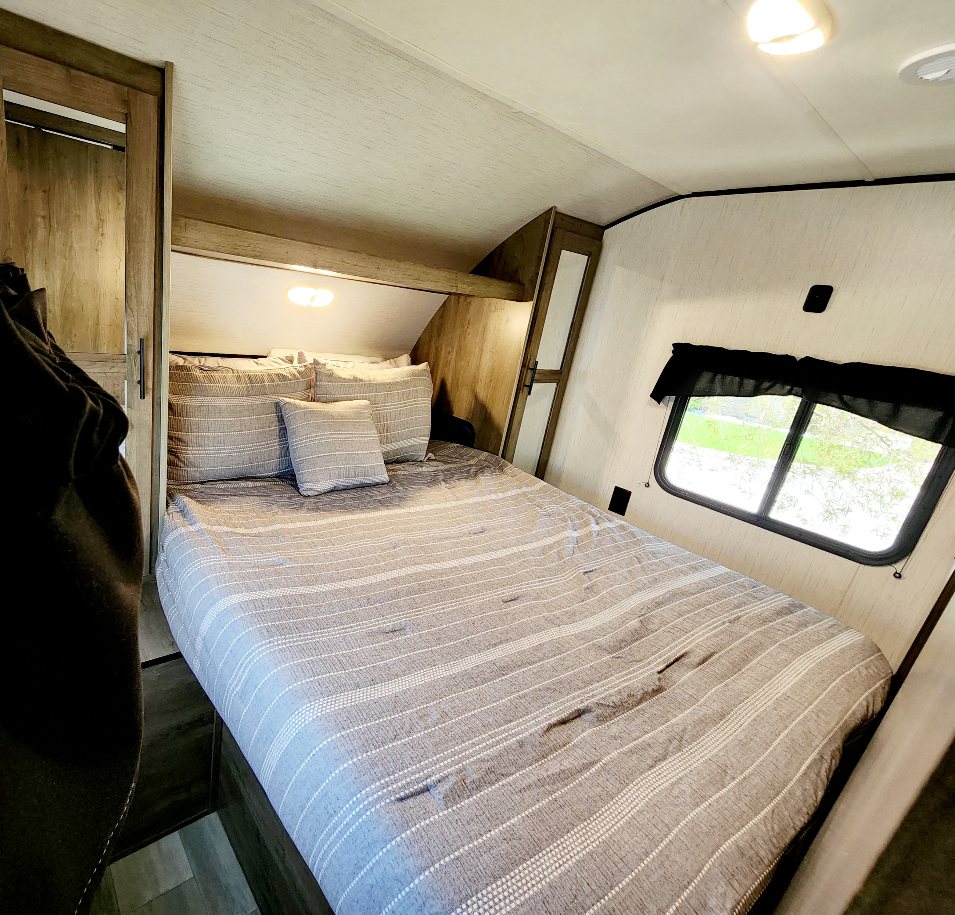 Travel trailer RV Rental 