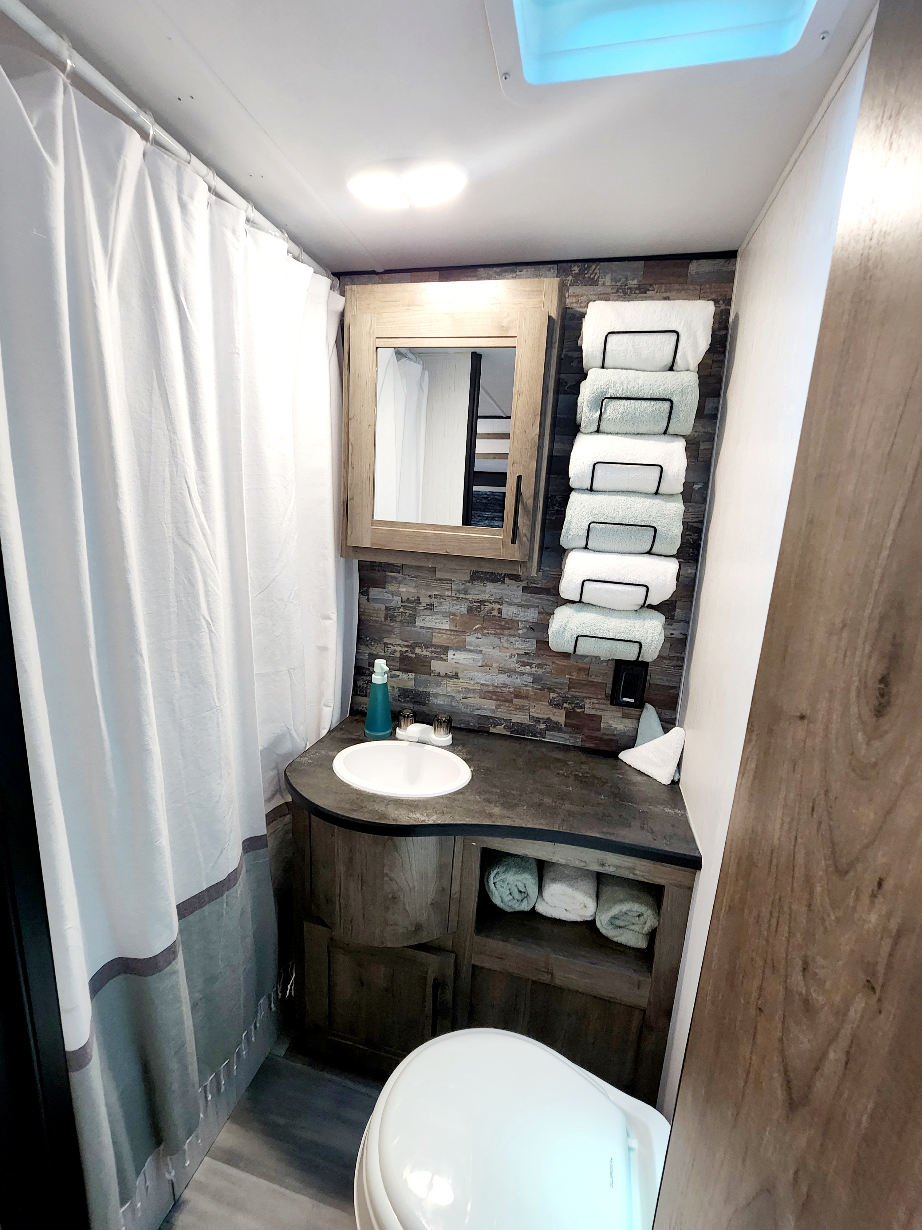 Travel trailer RV Rental 
