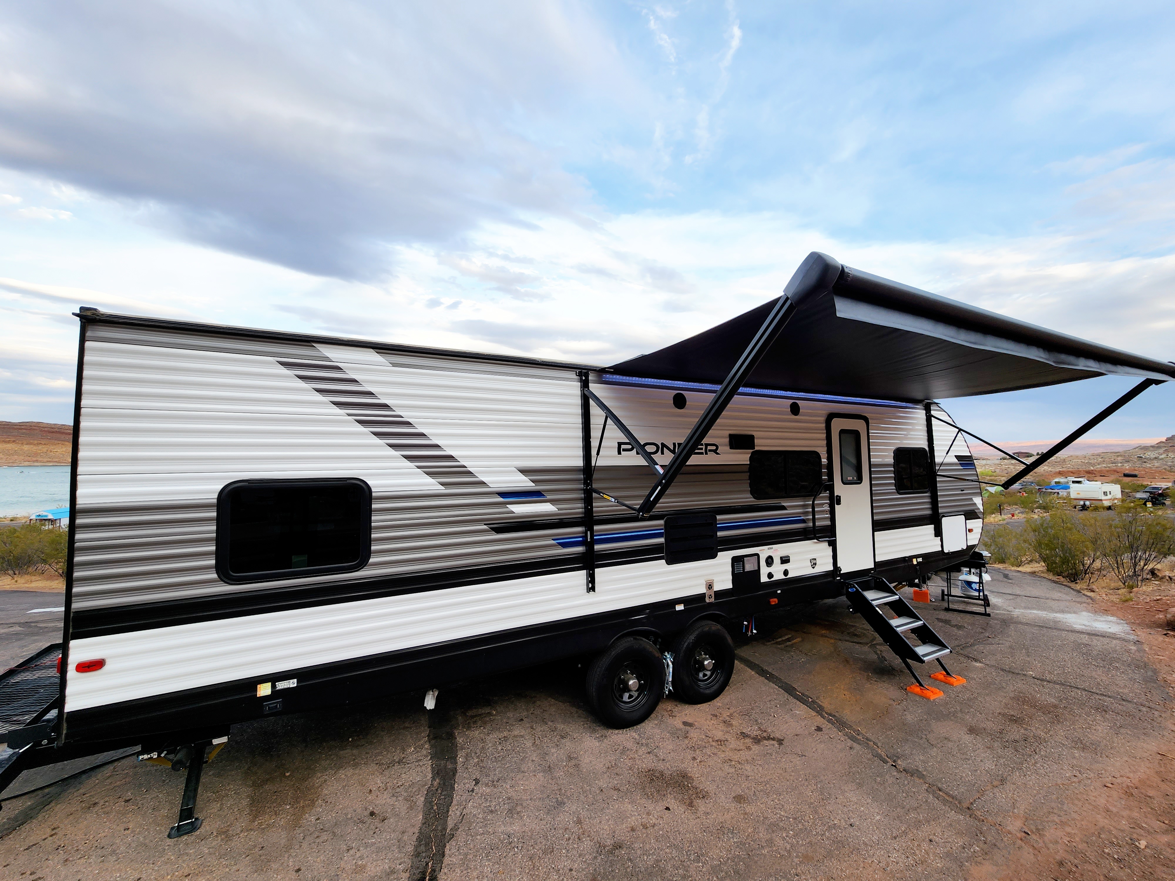 Travel trailer RV Rental 