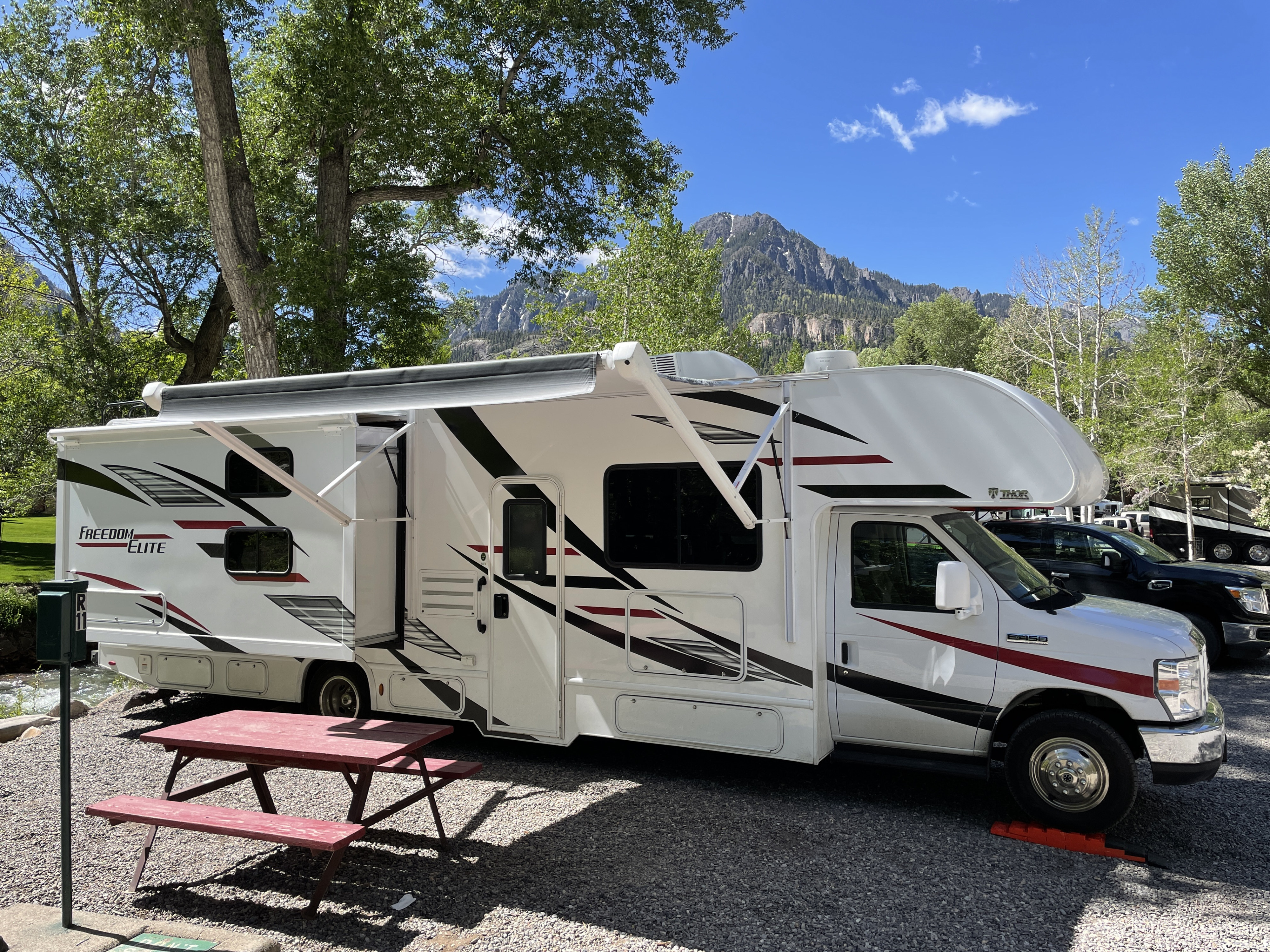 Meet Miss Freeda - 2020 Bunkhouse sleeps 10, *EVERYTHING INCLUDED*