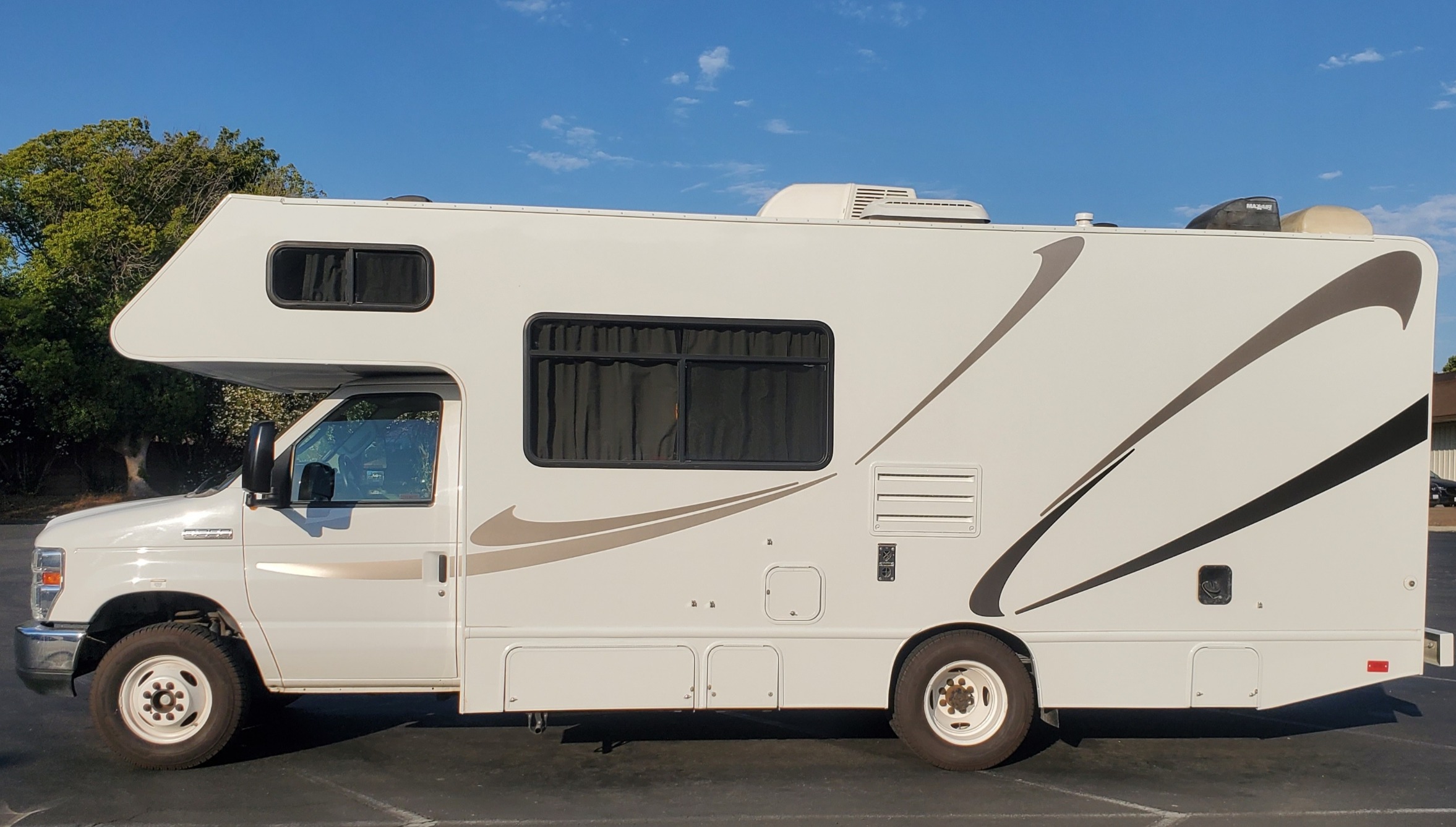 2018 Thor Majestic Class C 25ft Beauty