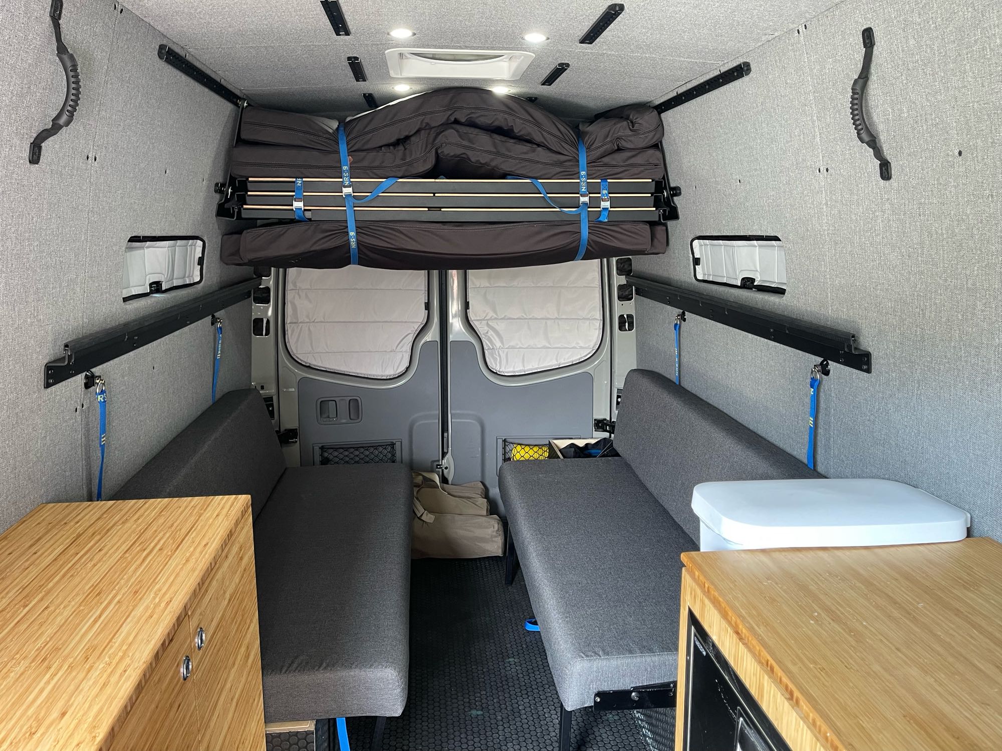 bench seating. Mercedes-Benz Sprinter 2018