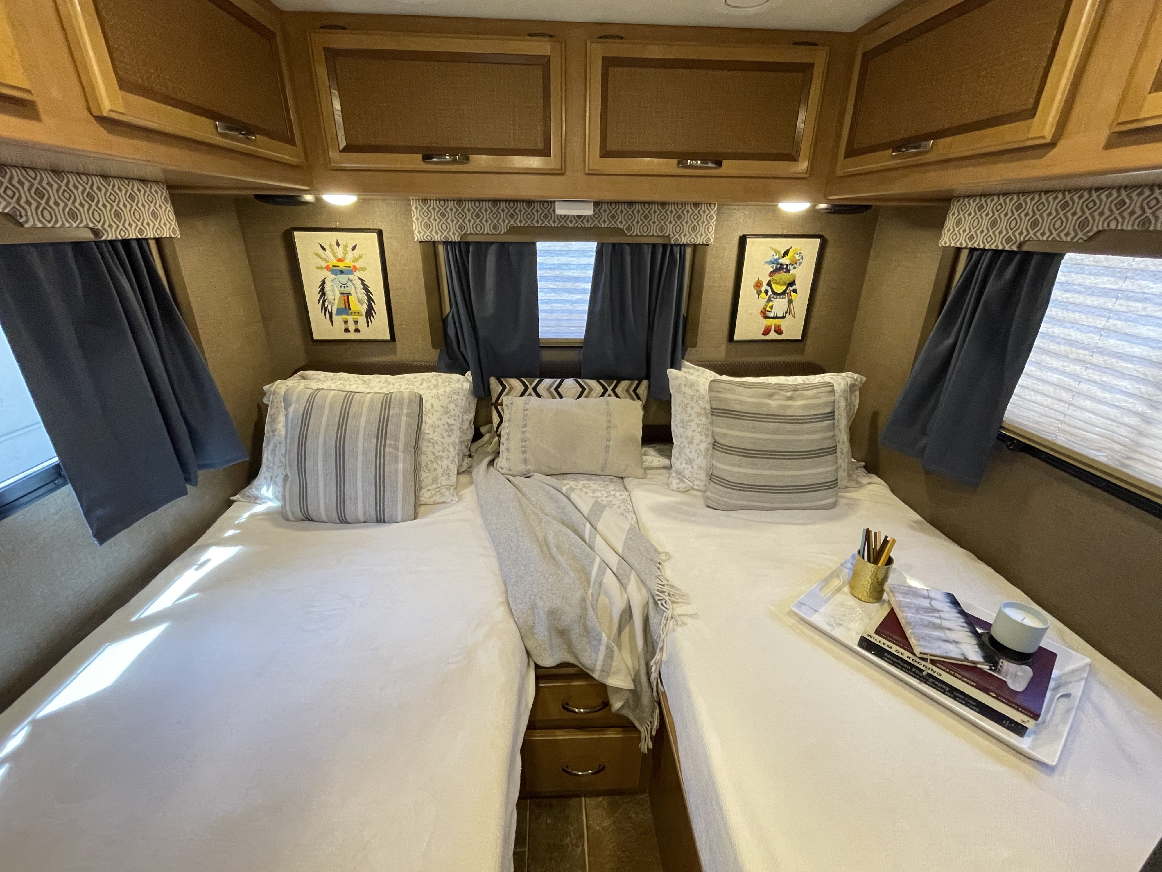 Rear bedroom - Can be 2 twins or one King with middle piece addition which is hidden under driver side bed. . Thor Vegas 2017