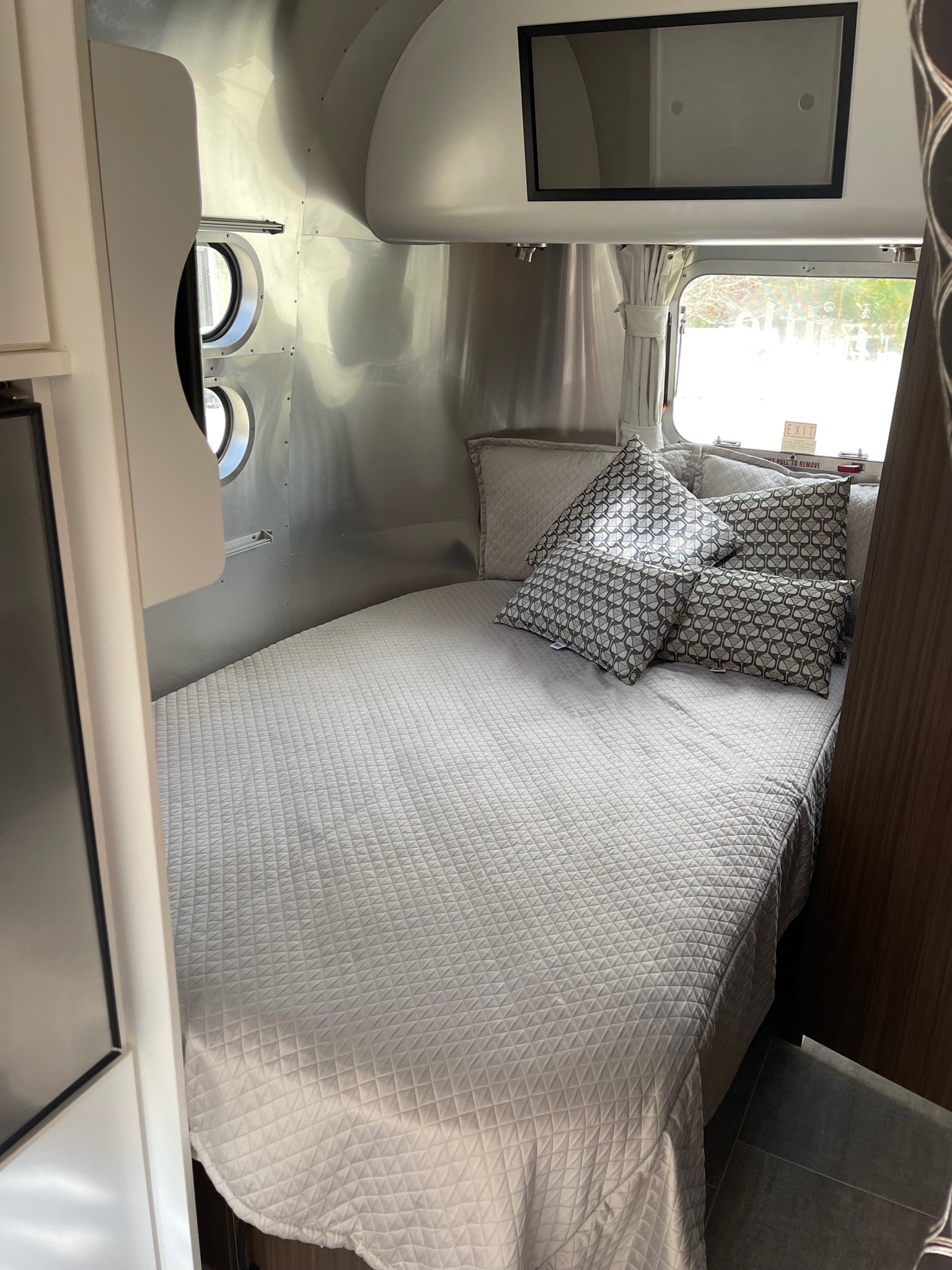Corner Bed (That's where the CB comes from in the Caravel 19CB ☺️). Airstream Caravel 2020