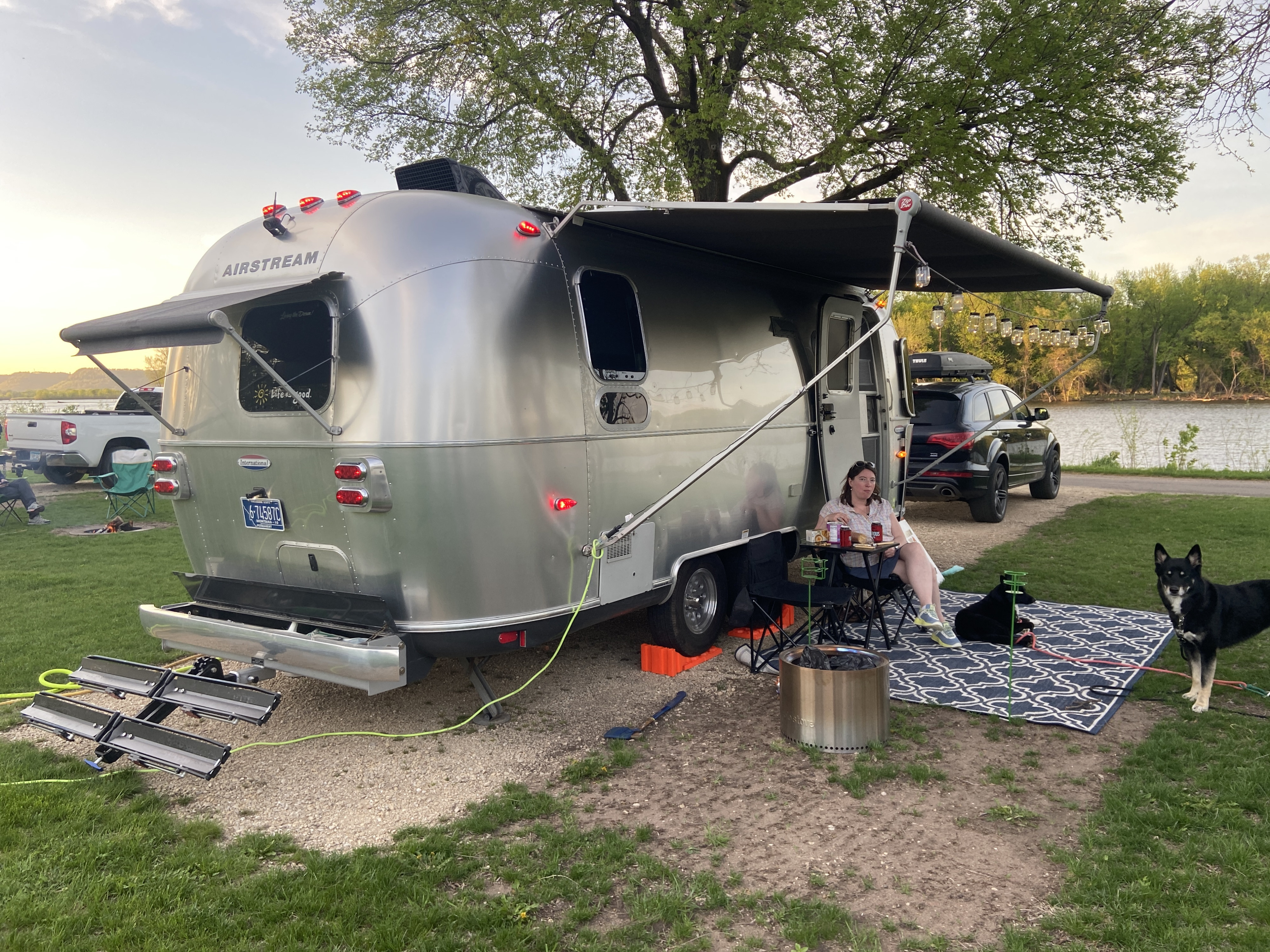 Beautiful. Luxurious. Airstream International - Signature Edition (23 ft)