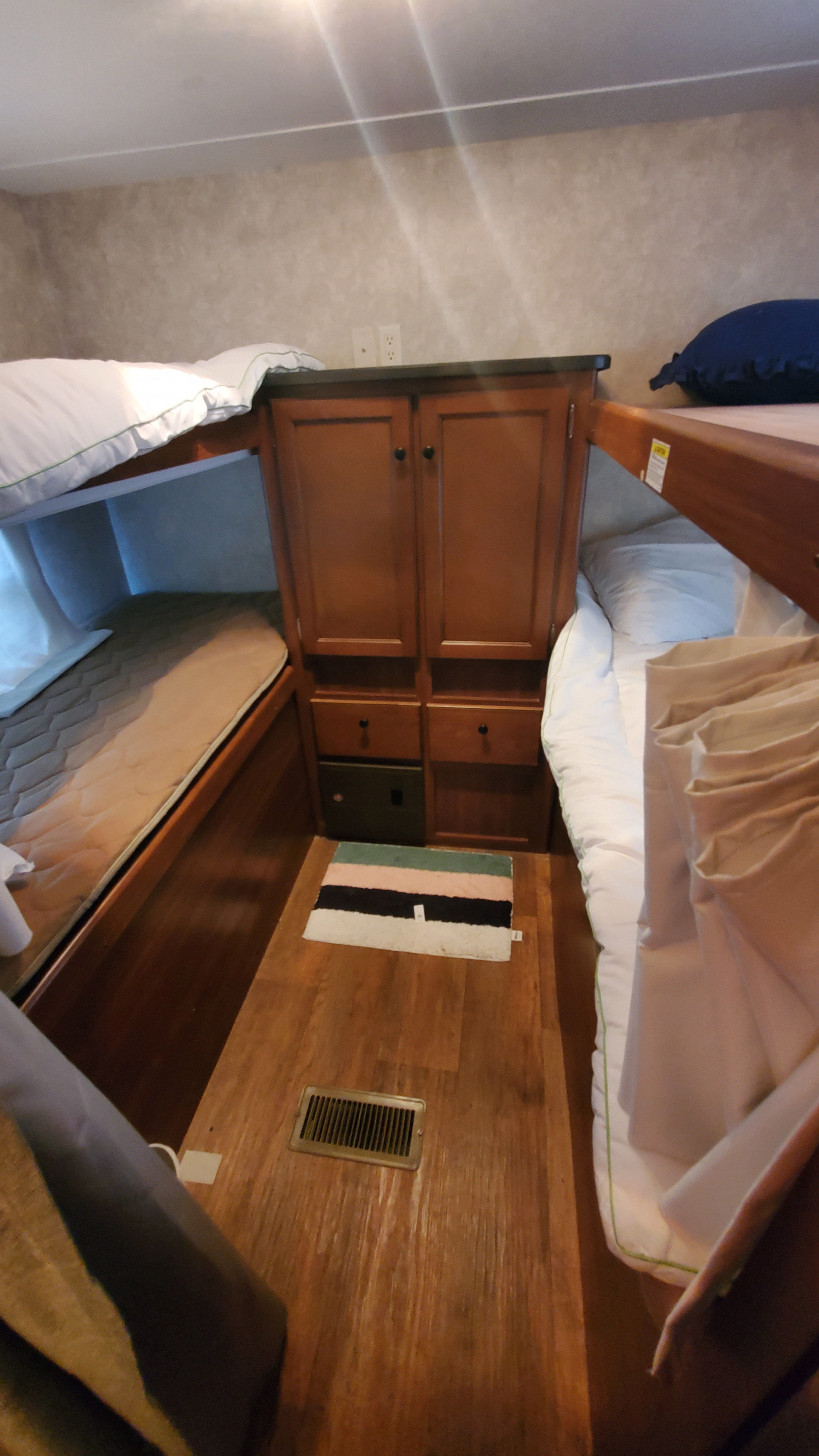 Keystone RV Bullet Ultra Lite 2015