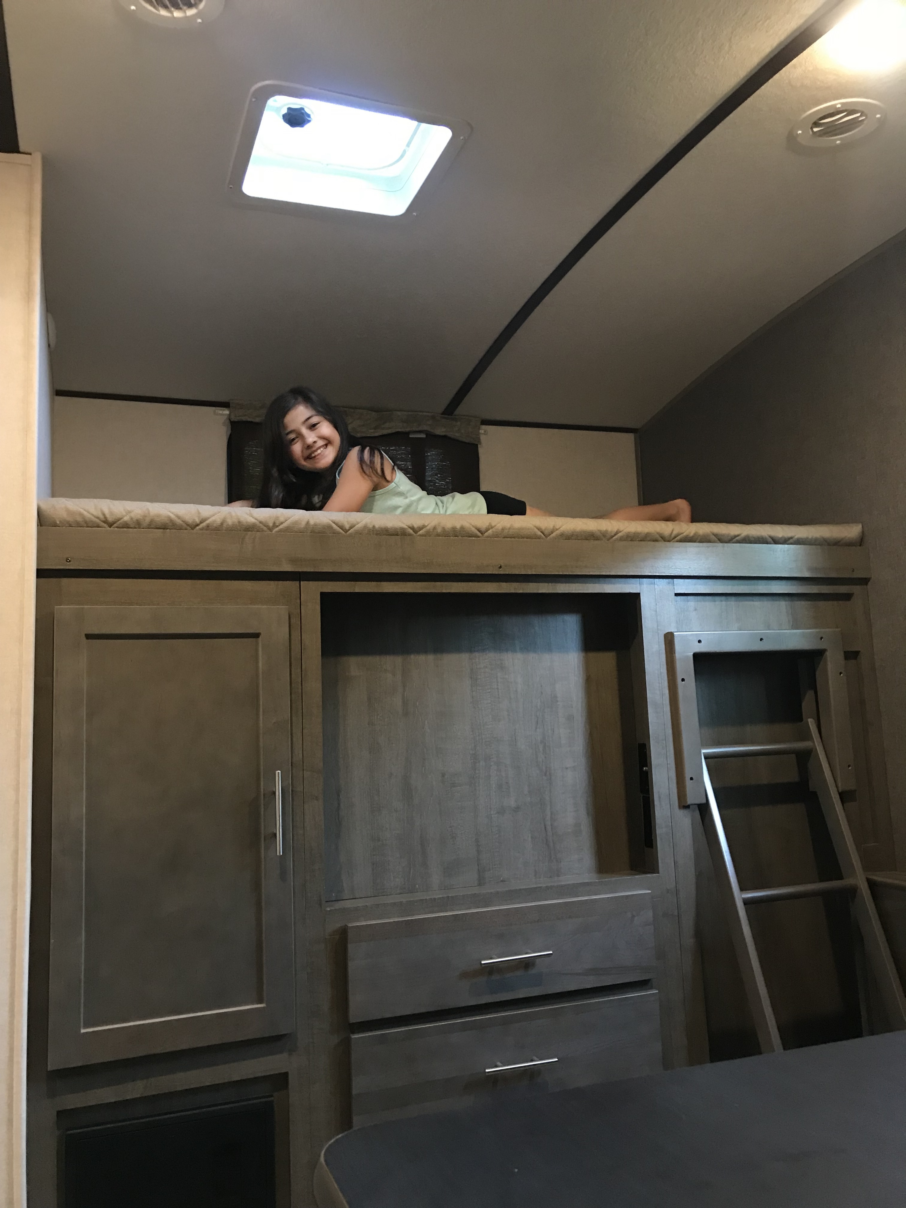 Kids/teen elevated bed. Forest River Surveyor 2018