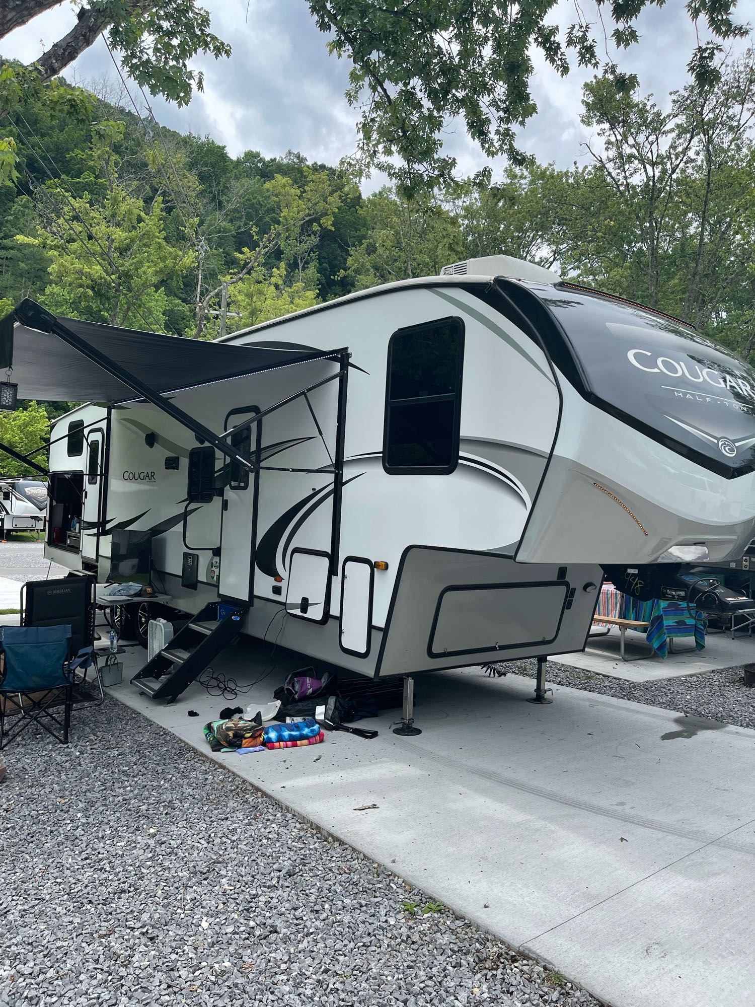 2021 Keystone RV bath and a half!