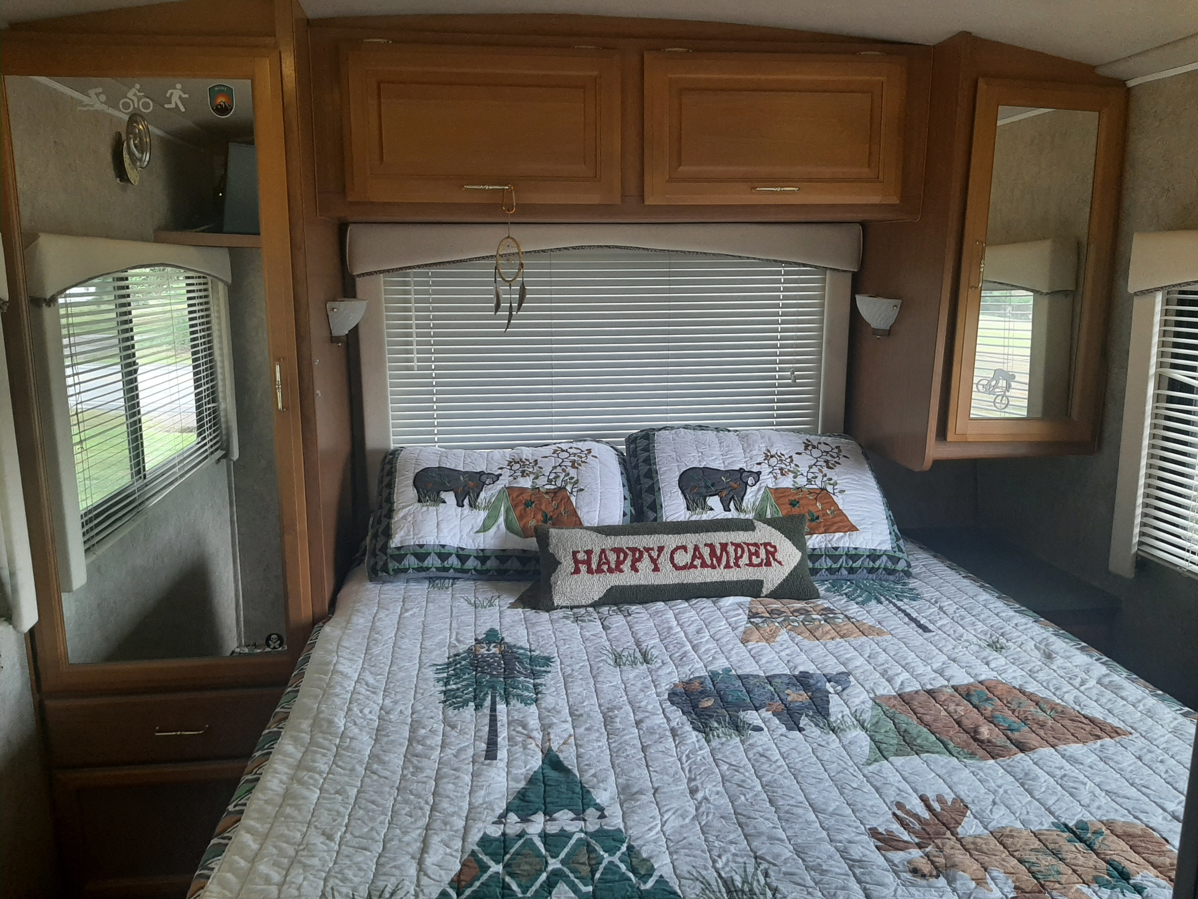 Master bedroom with 2 closets, many drawers, and your own TV/DVD player.. Fleetwood Southwind 1999