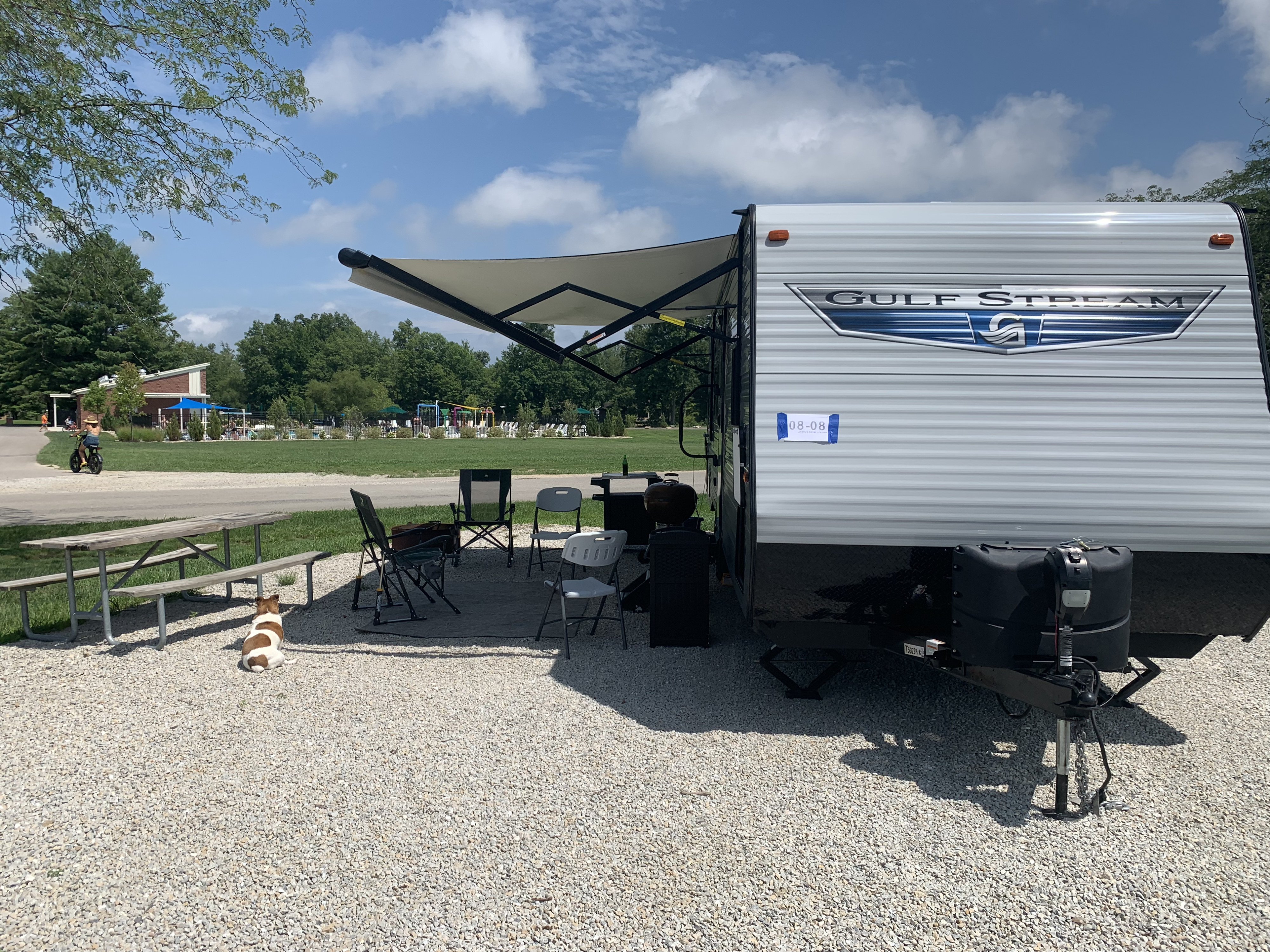Pet‑Friendly - Event Camper | Festivals, Tailgates & Camping | Sleeps 6