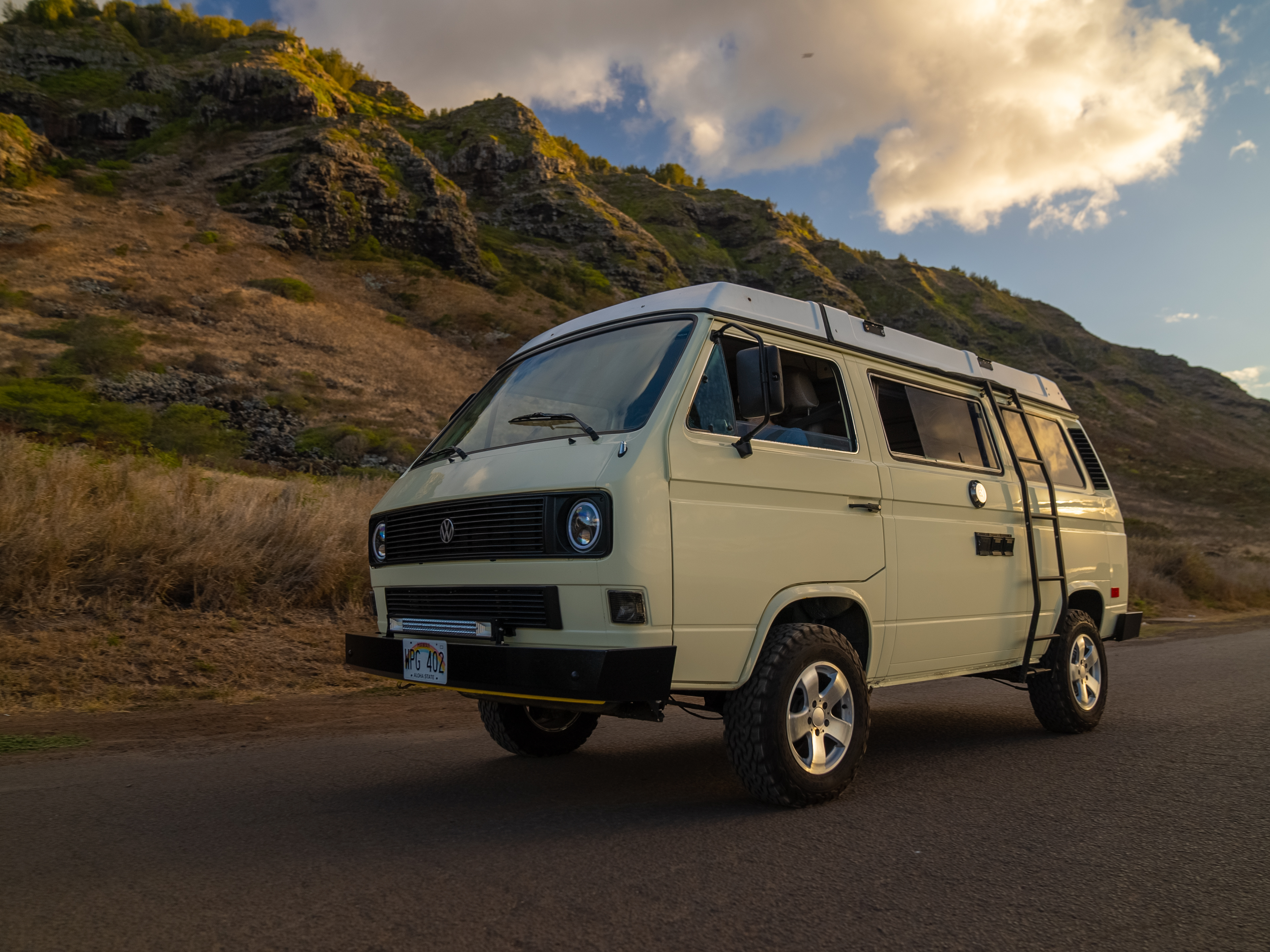 1983 Volkswagen Westfalia Camper van Rental in Wahiawa, HI