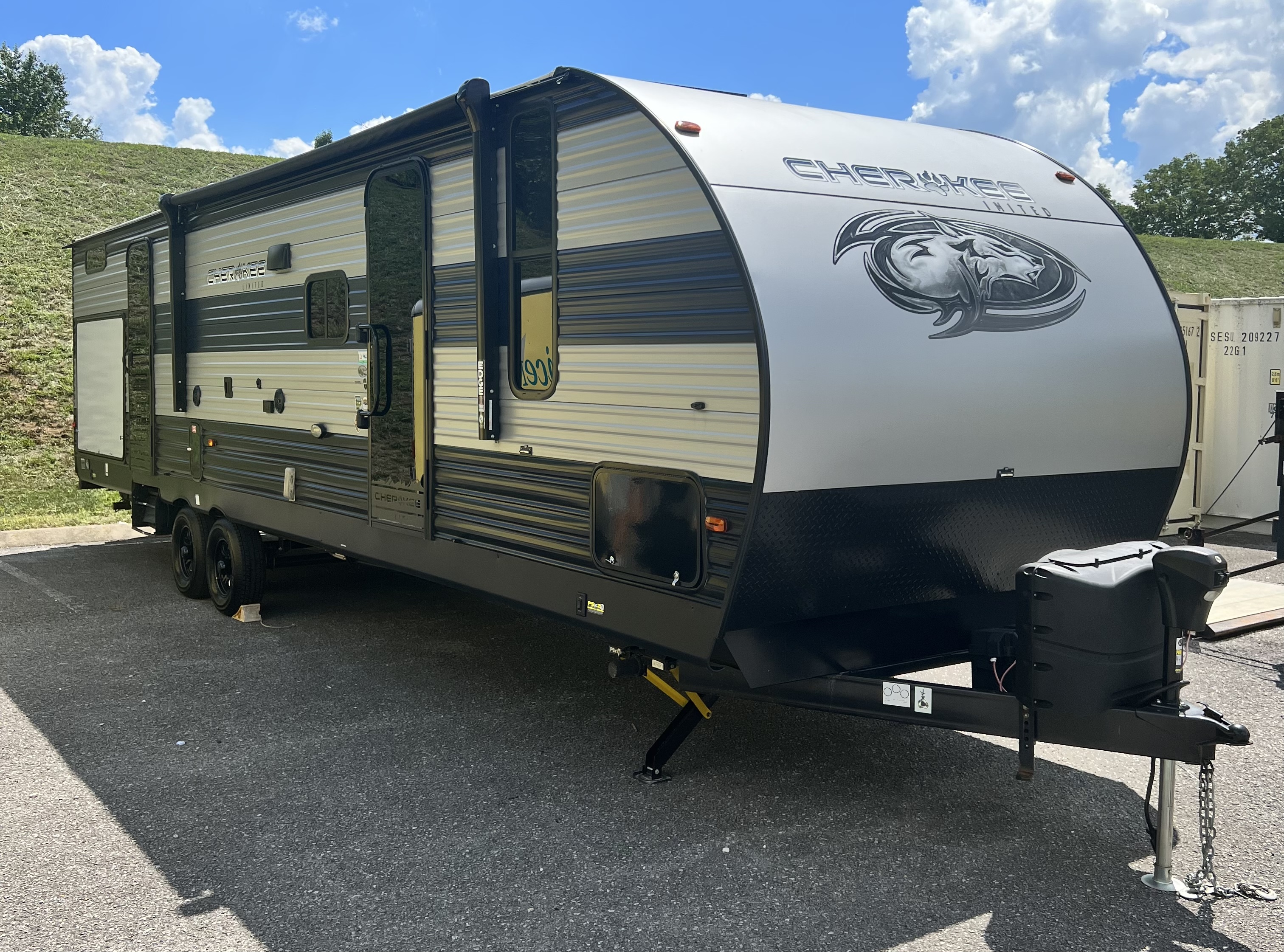 Sweet 2021 Cherokee Bunkhouse