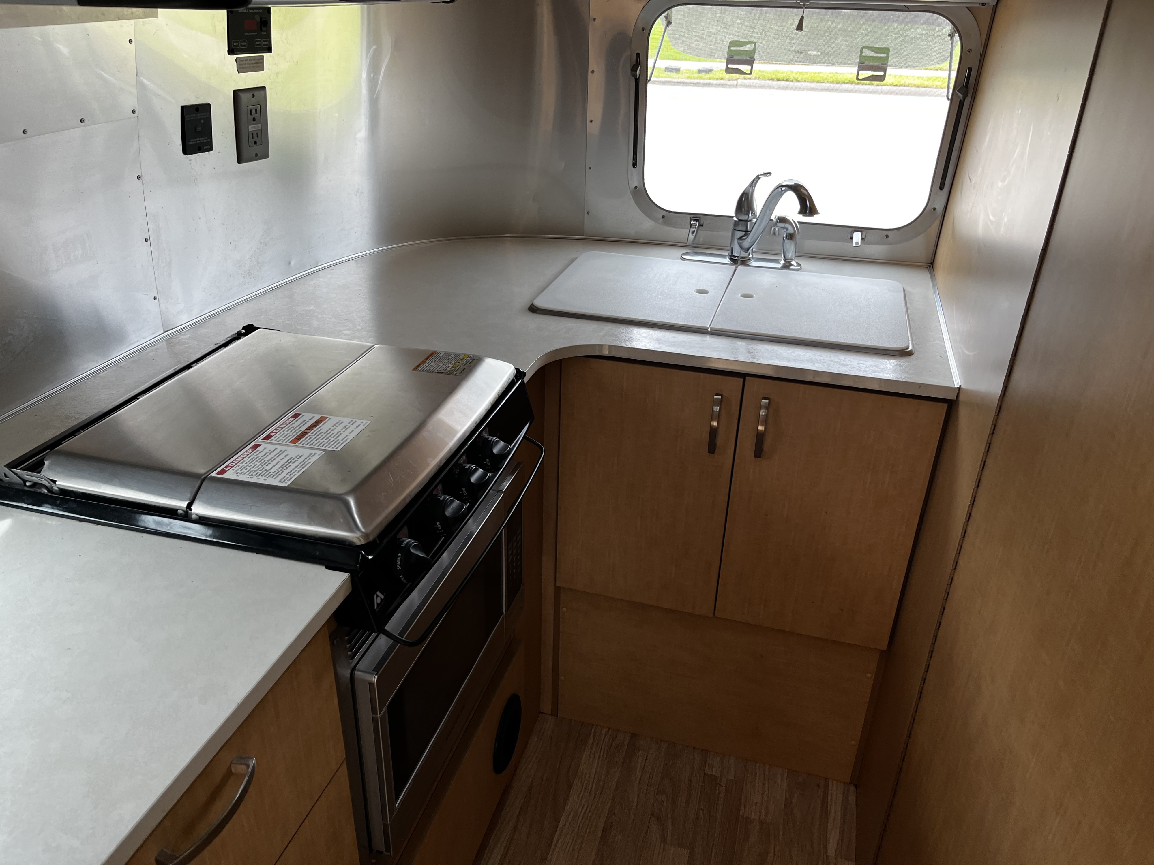 Travel trailer RV Rental 