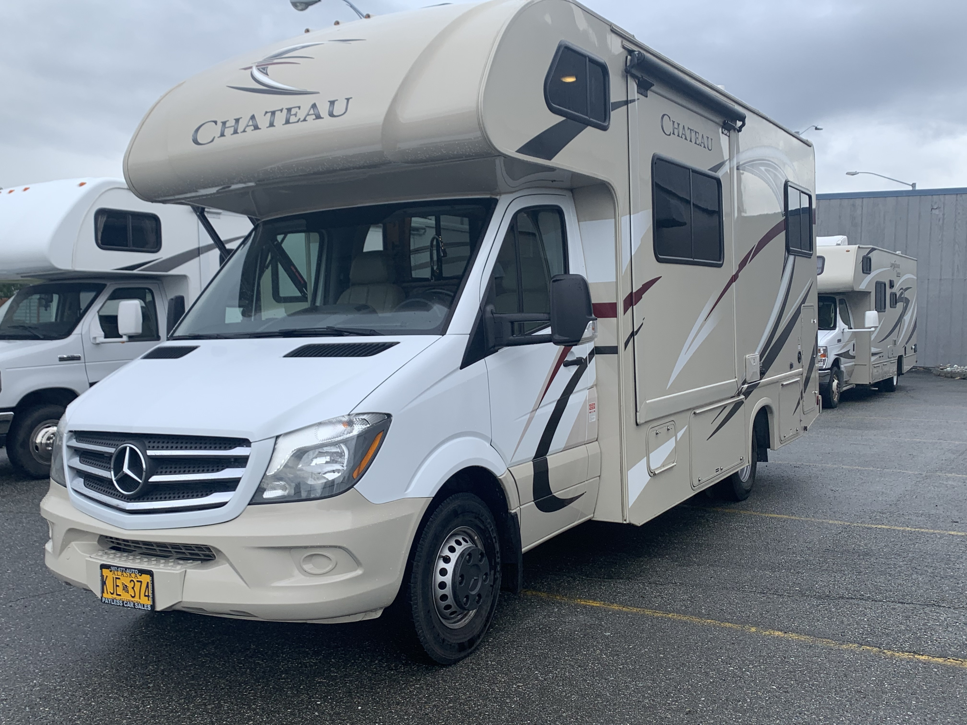 GALE - 2018 Thor Motor Coach Chateau Sprinter 24HL - Premium RV