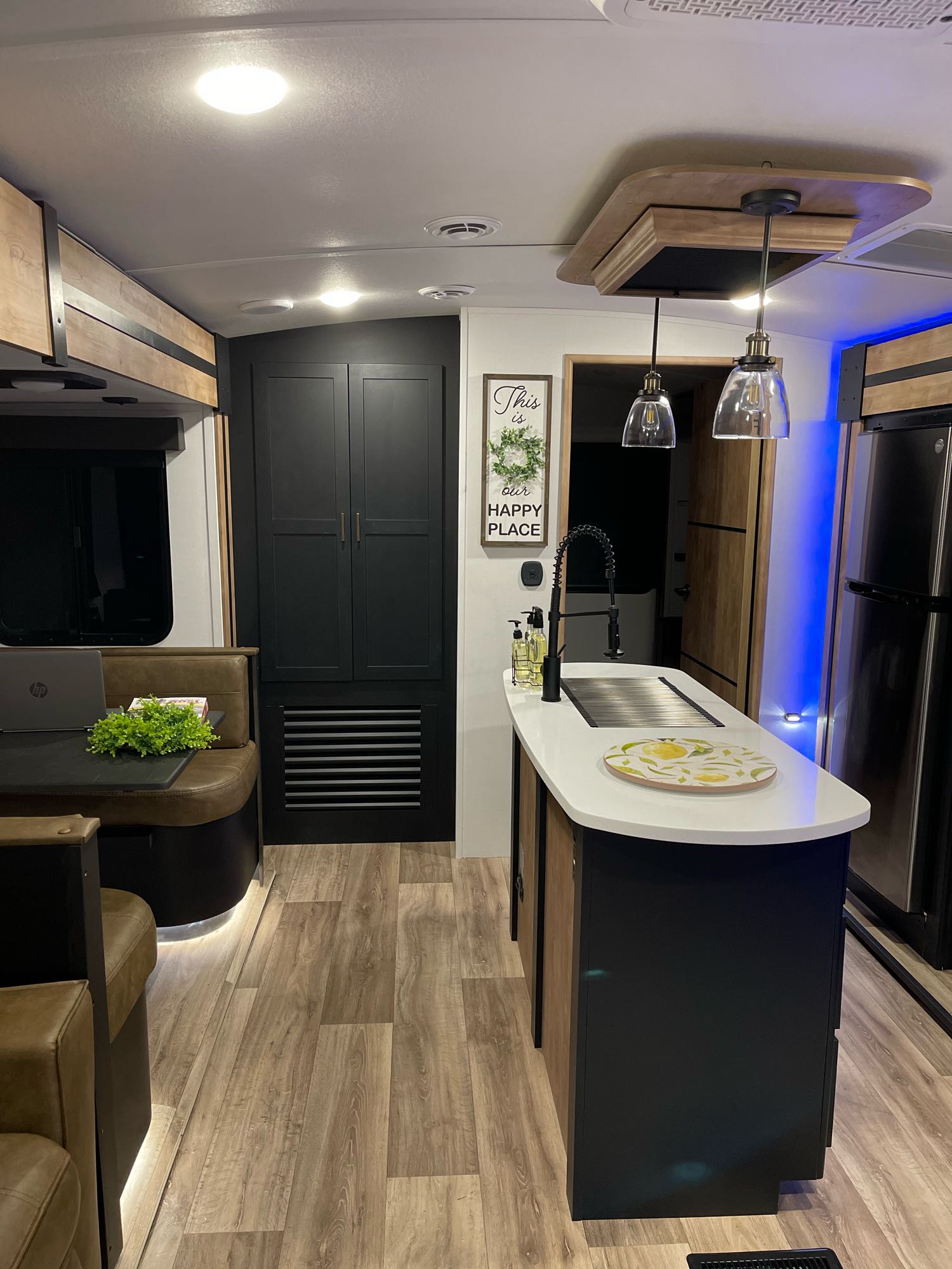 Our  “fully equipped” Condo On Wheels!