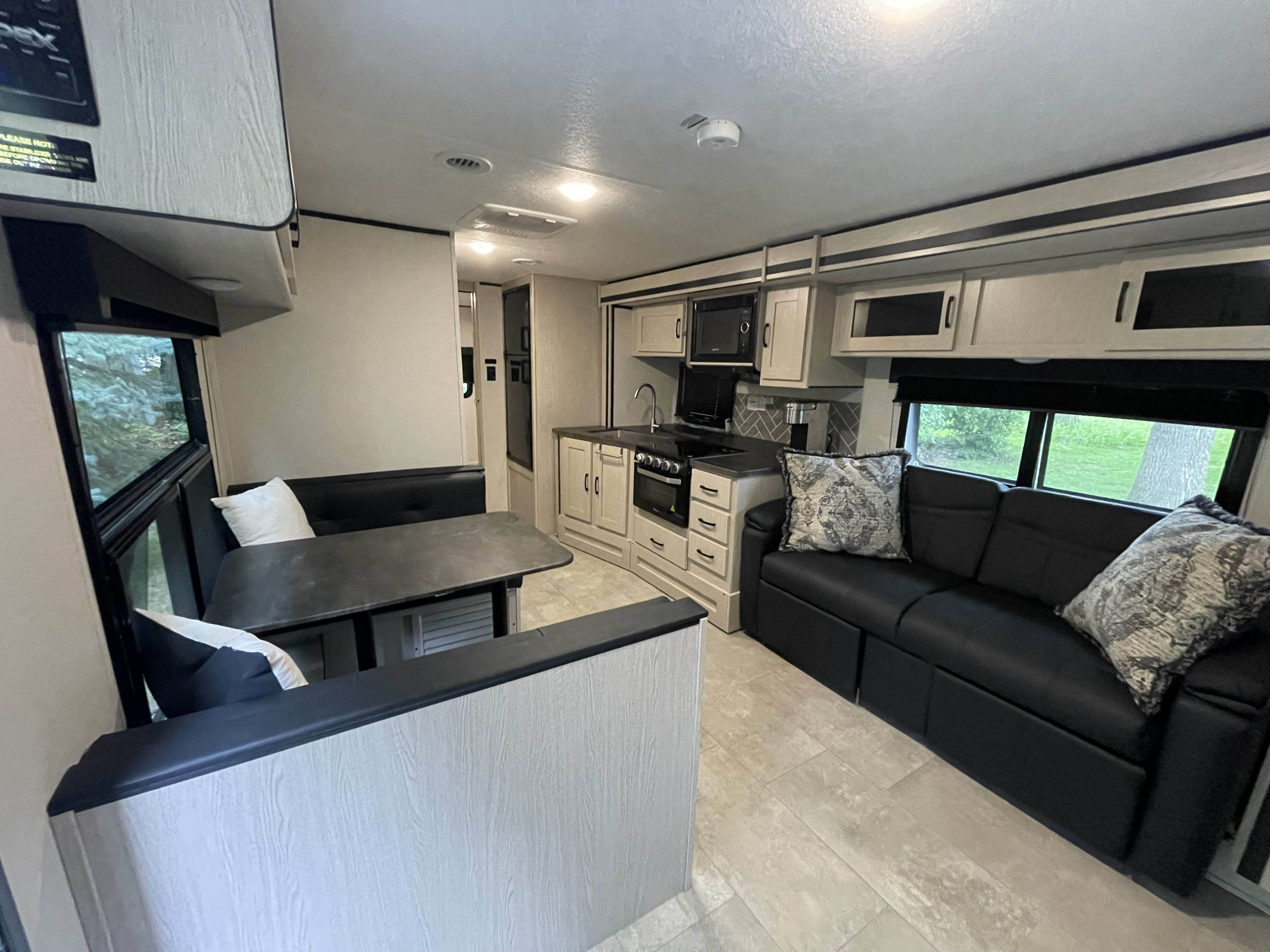 2021 Coachmen Apex 300BHS