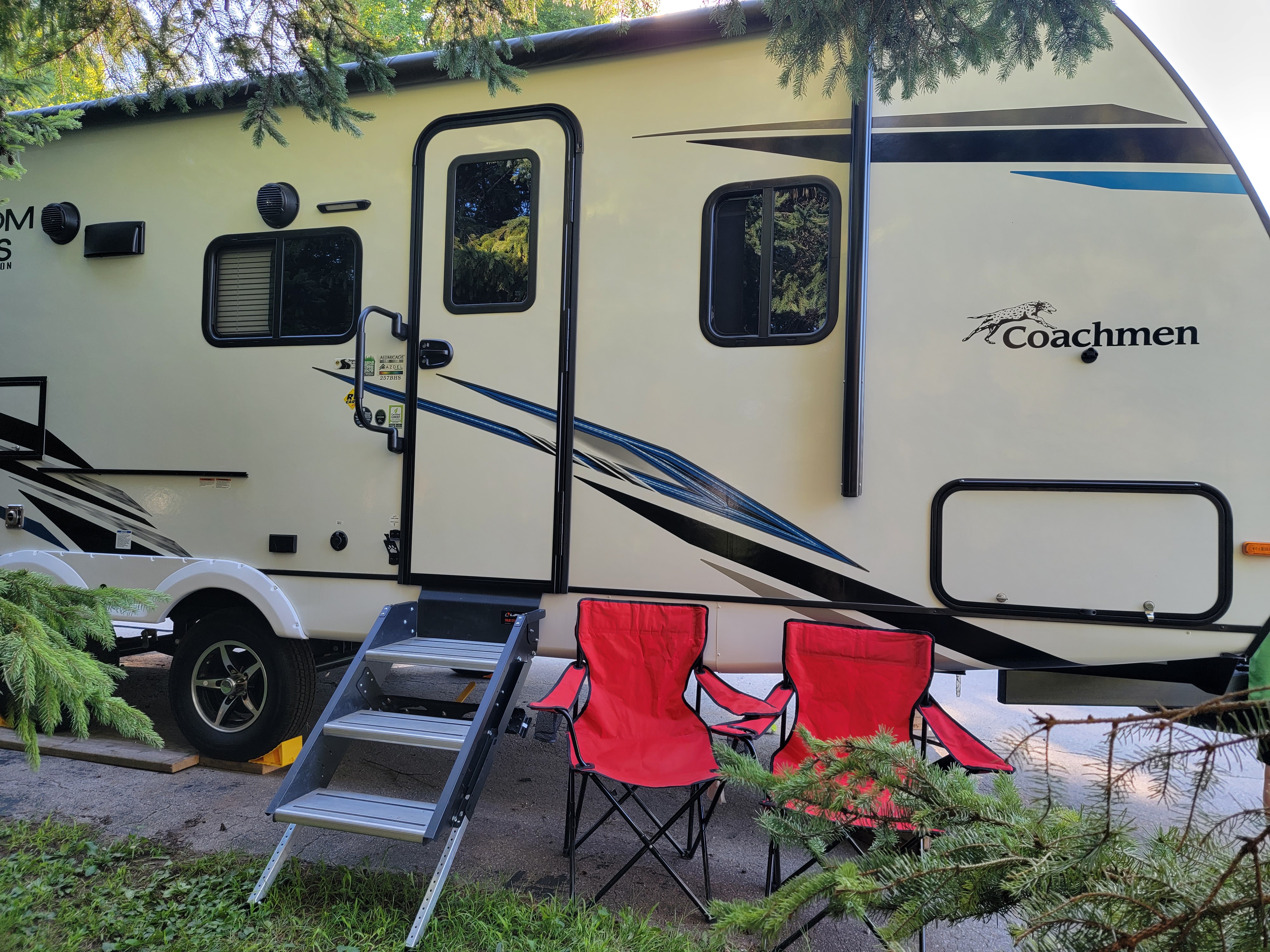 Escape-Explore-Experience with the 2022 Ens' Coachman Freedom Express
