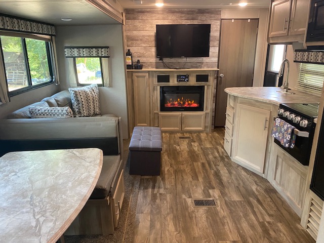 Travel trailer RV Rental 