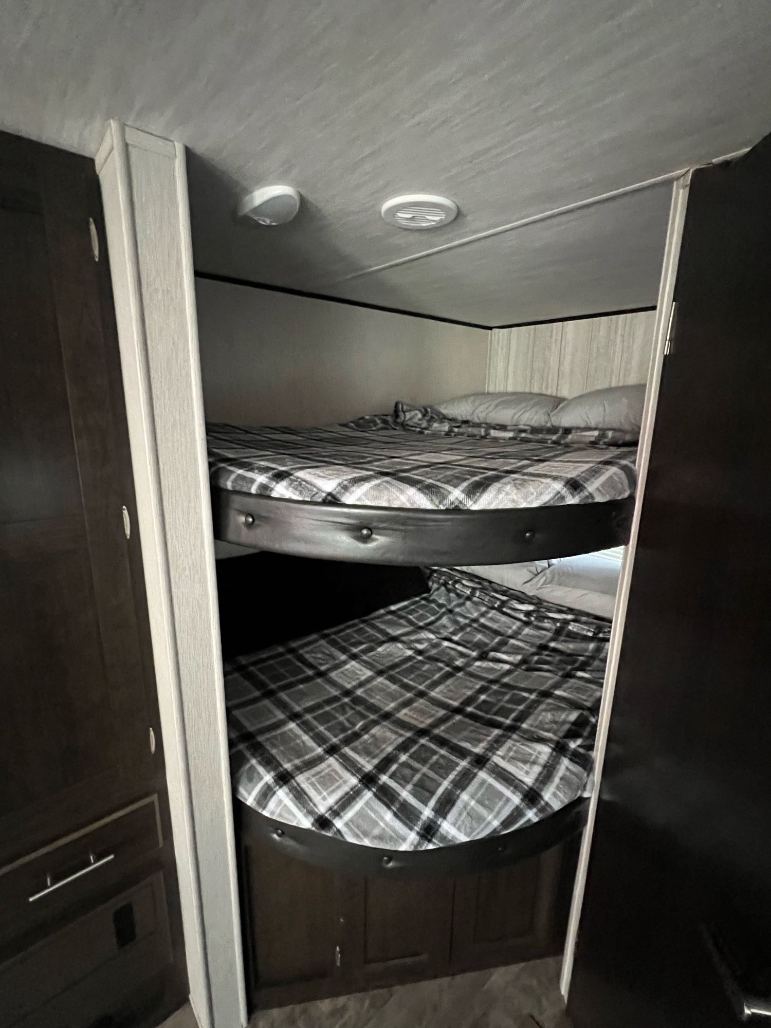 mattress size (full). Heartland RV Pioneer 2020