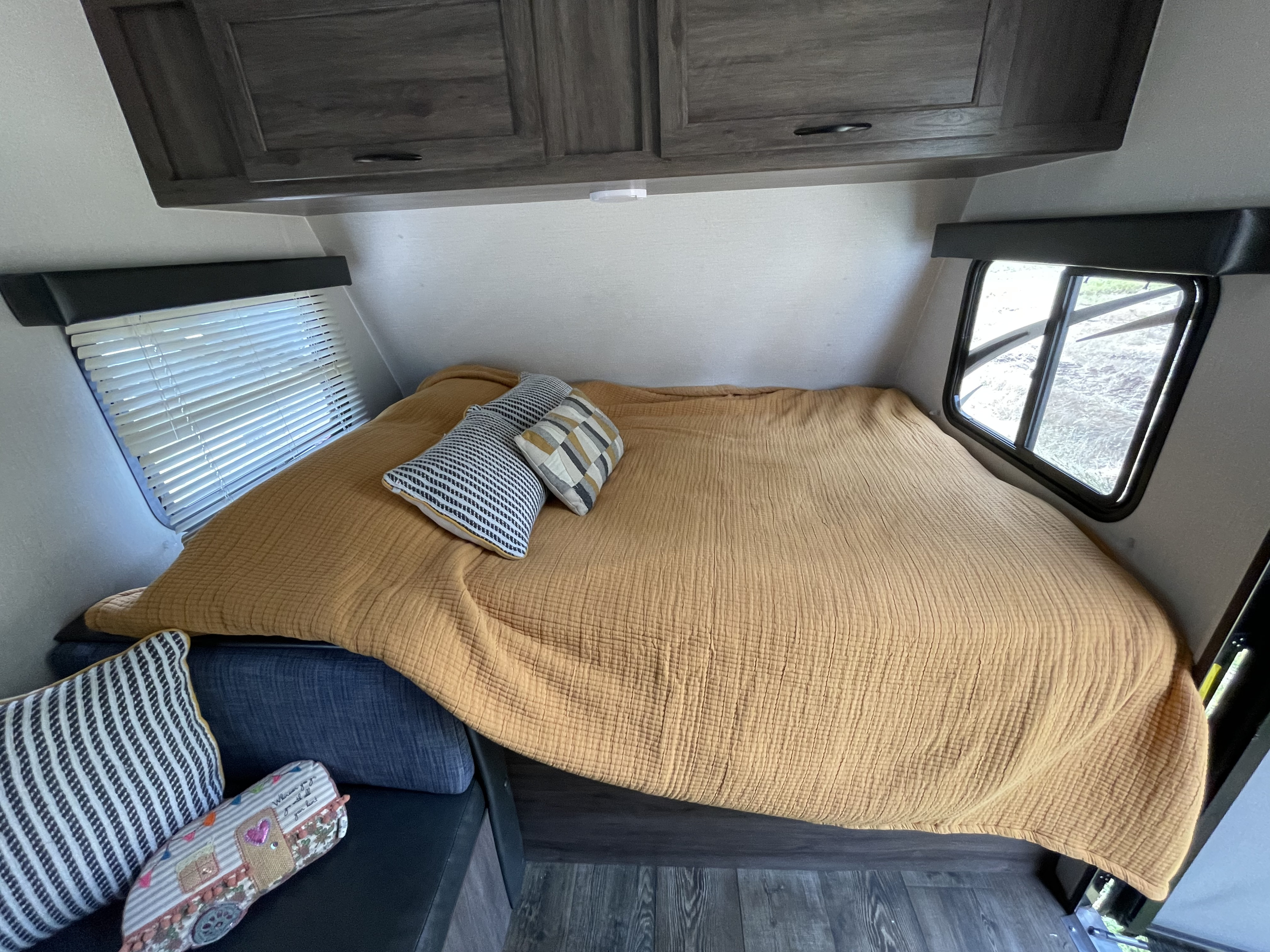 New bedding design before new curtain install. . Pacific Coachworks Sea Breeze Mini Lite 2020