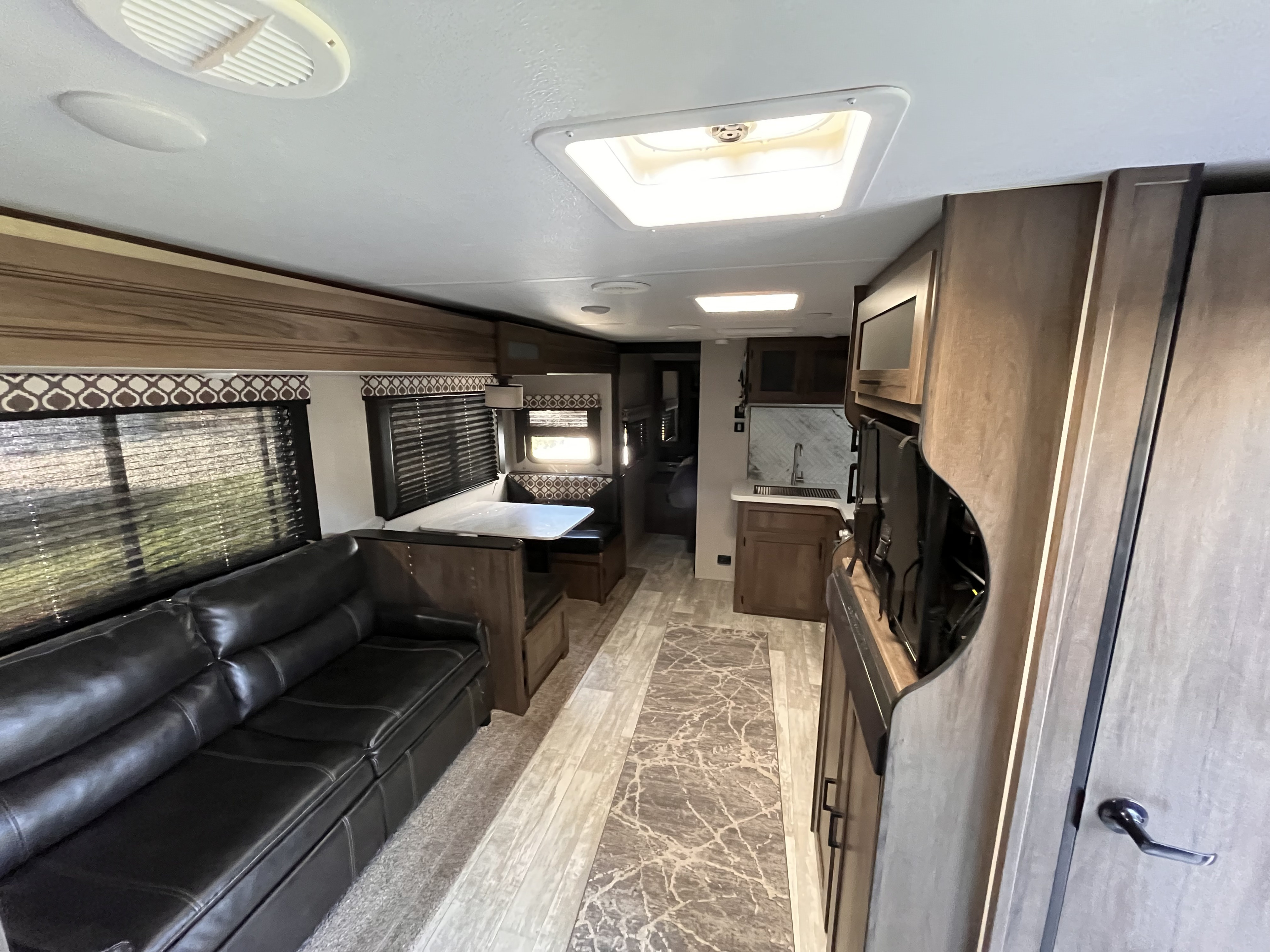Cozy Coast Getaway: 2021 Tracer 27BHS