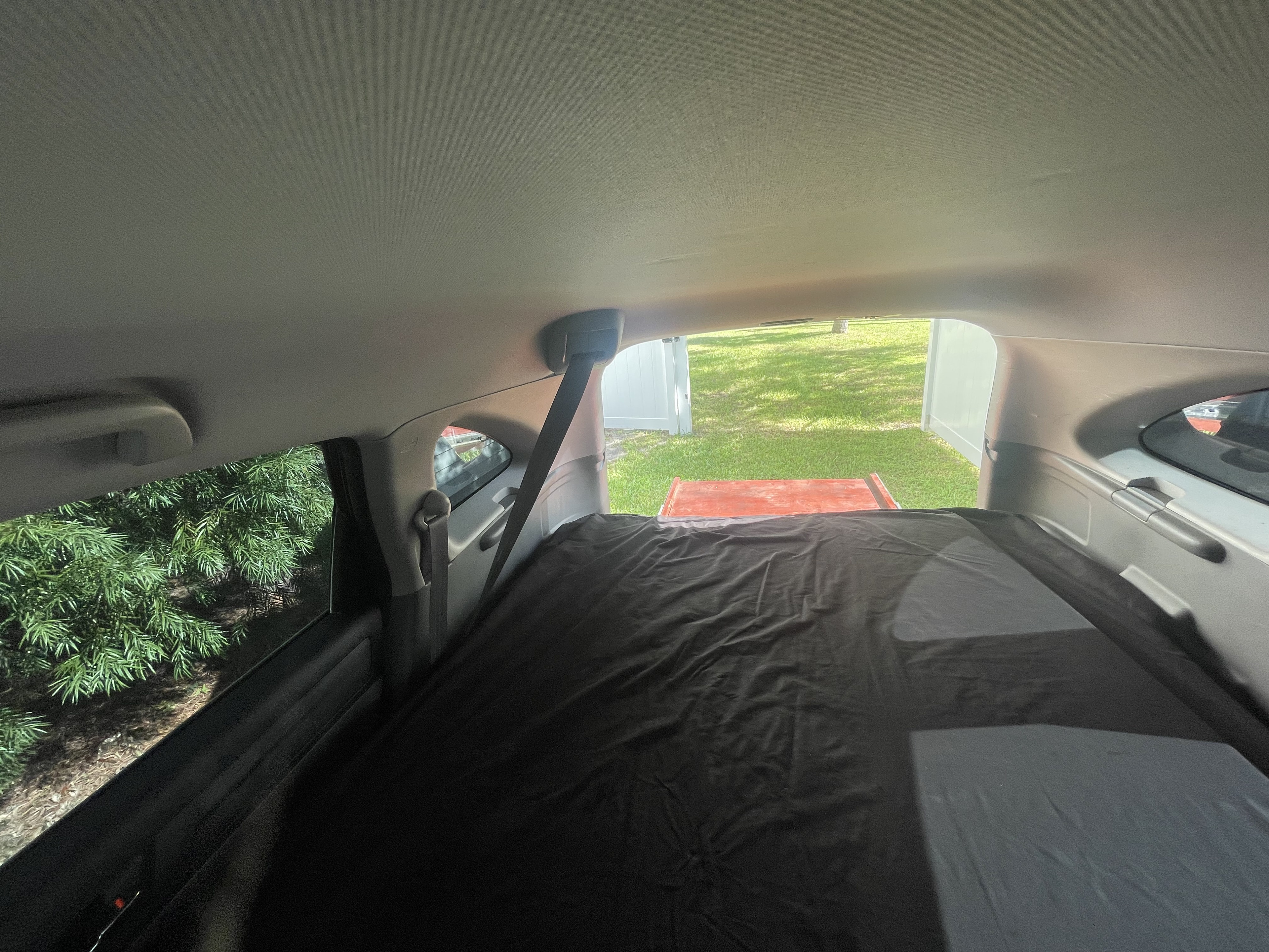 Bed is 50" X 70" (similar to a full sized mattress)!. Honda CRV 2009