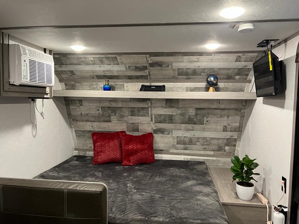 Travel trailer RV Rental 