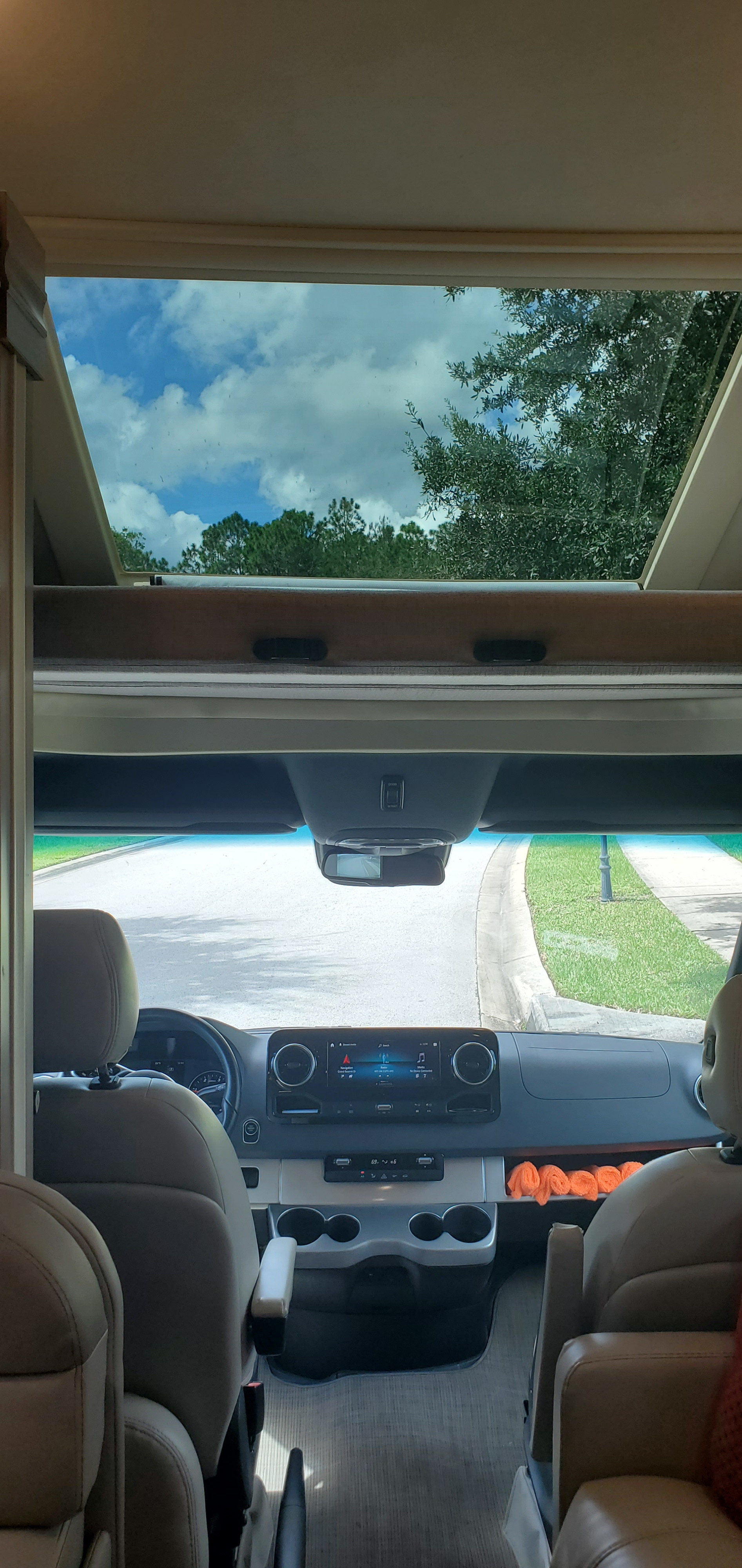 Bunk bed Skylight Kid's joy, it supports 400lbs.. Thor Tiburon 2021