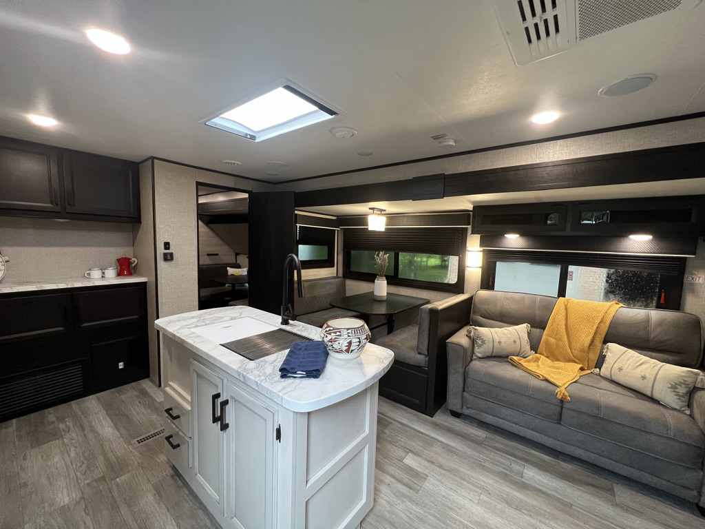 Travel trailer RV Rental 