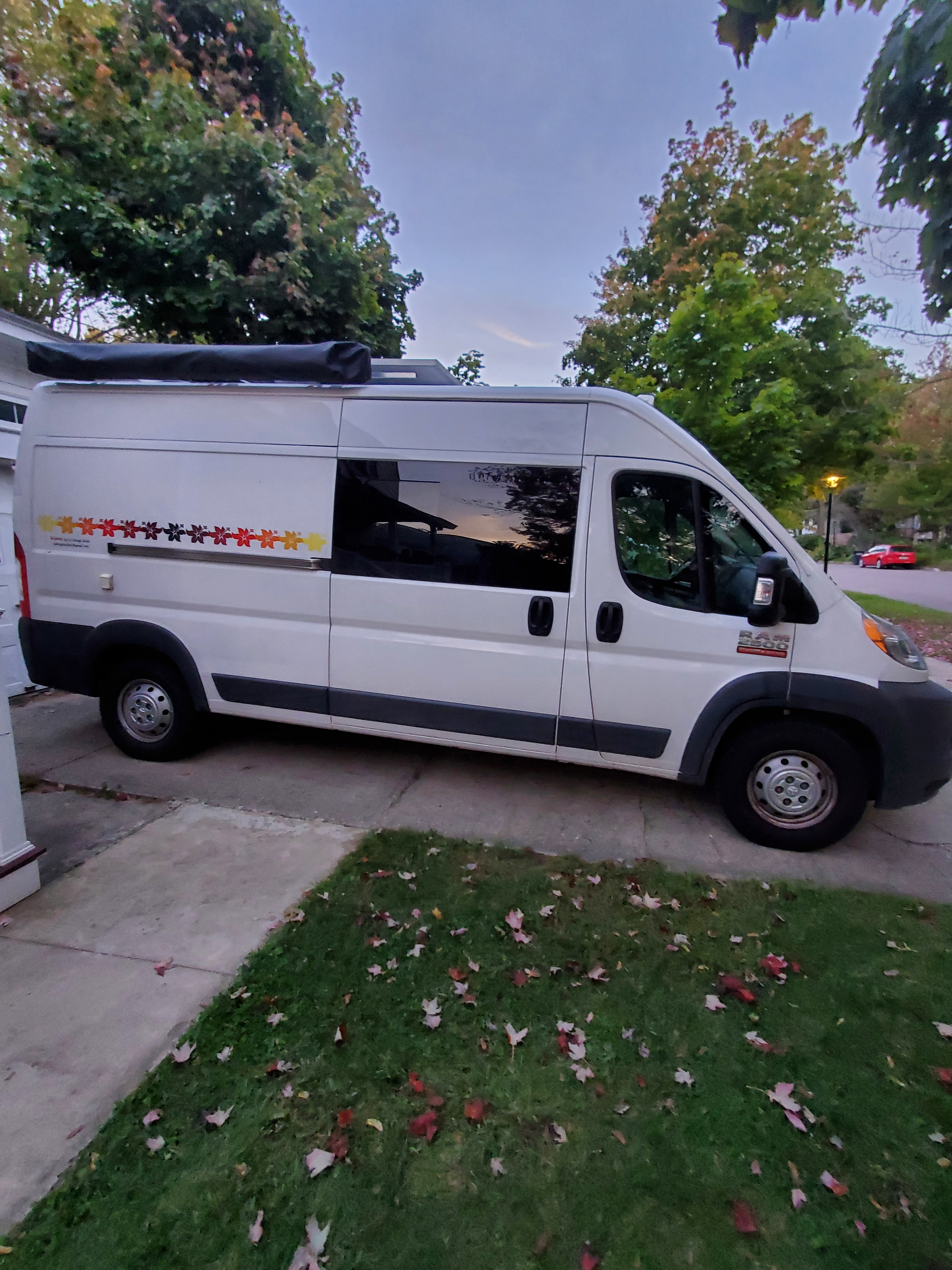 2017 Custom Camper Van with comfy queen bed, solar, water, fridge, etc.!