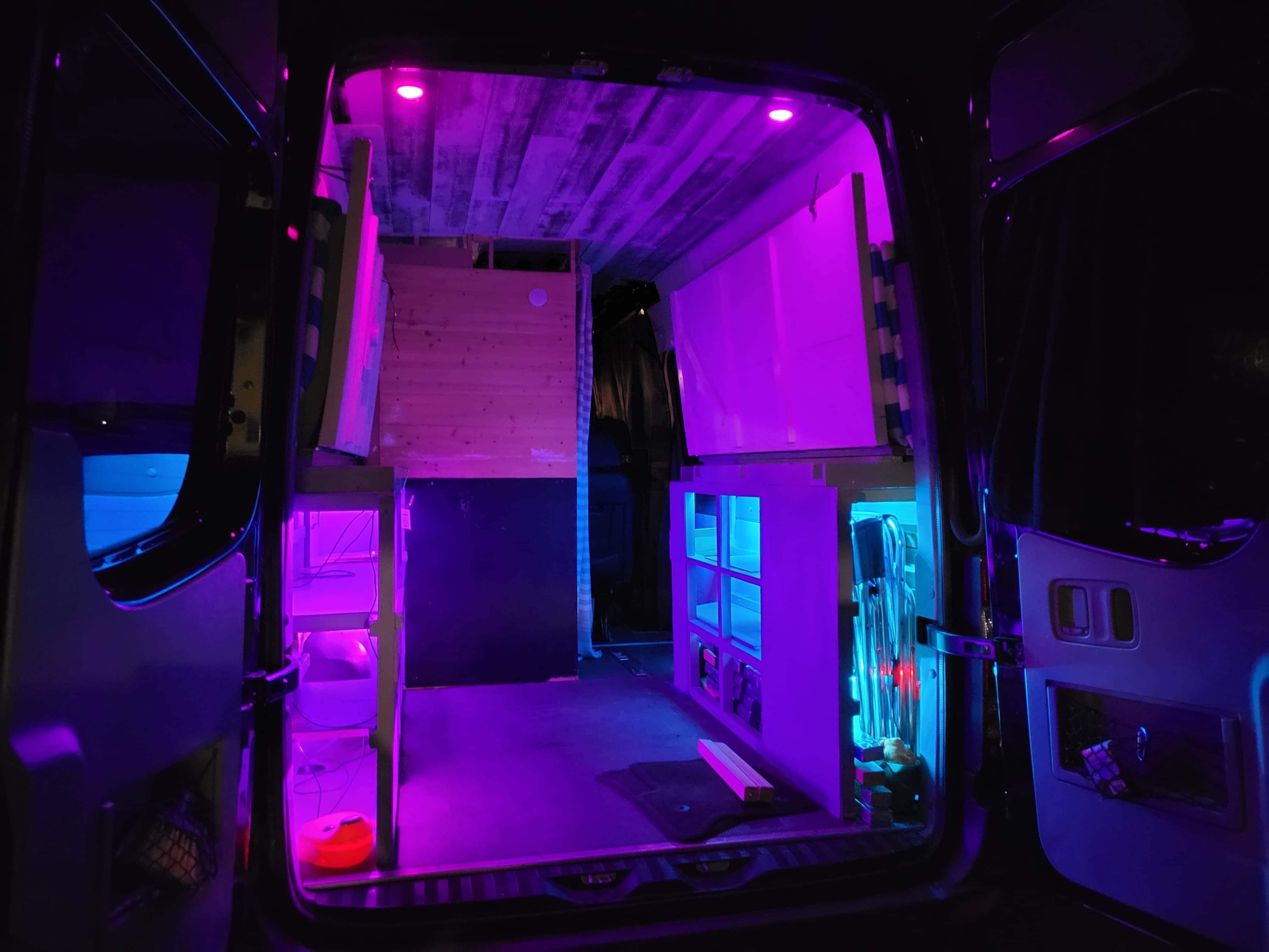 Perfect for tailgating or camping with these cool LED lights . Mercedes Sprinter 2013