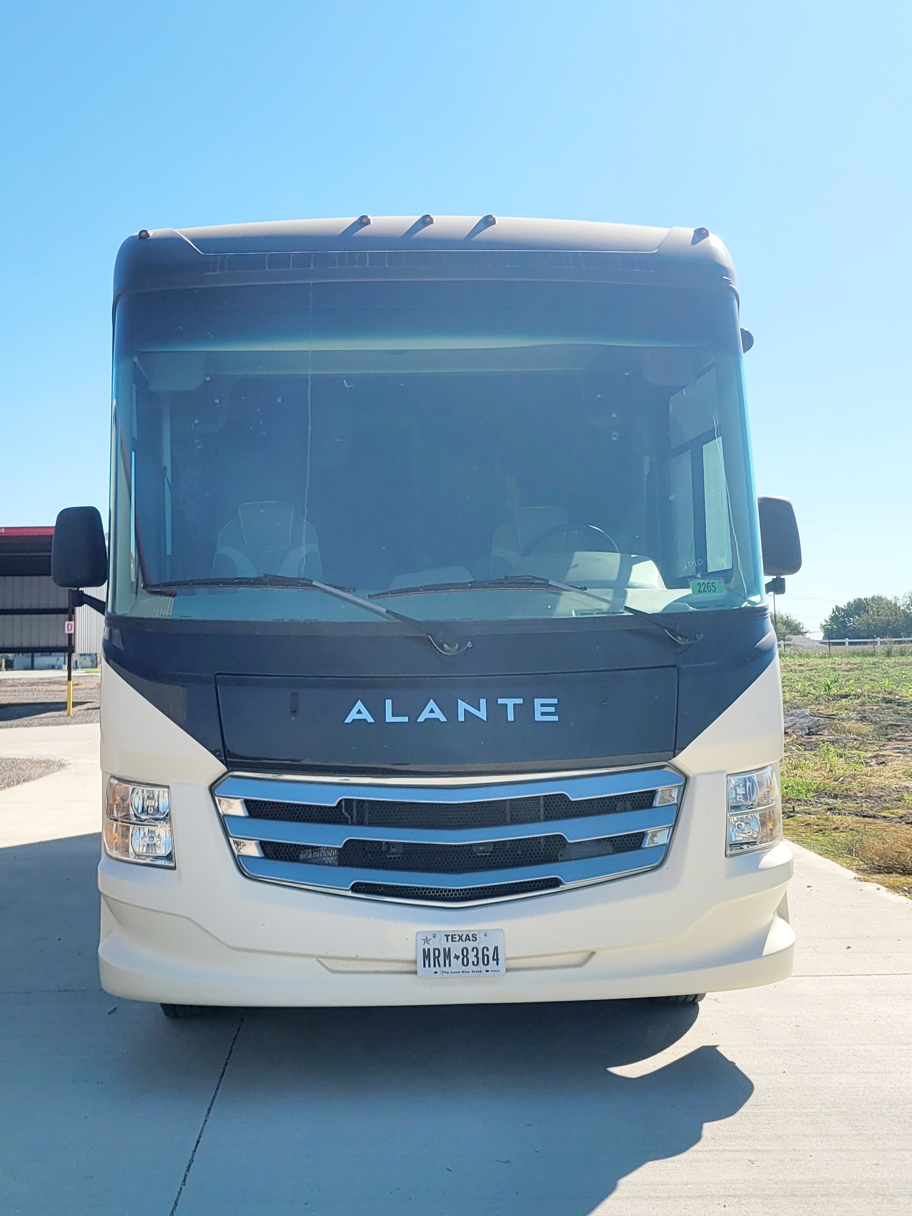 TNT FUN Rentals offers 5 STAR treatment when renting our 2020 Jayco Alante.