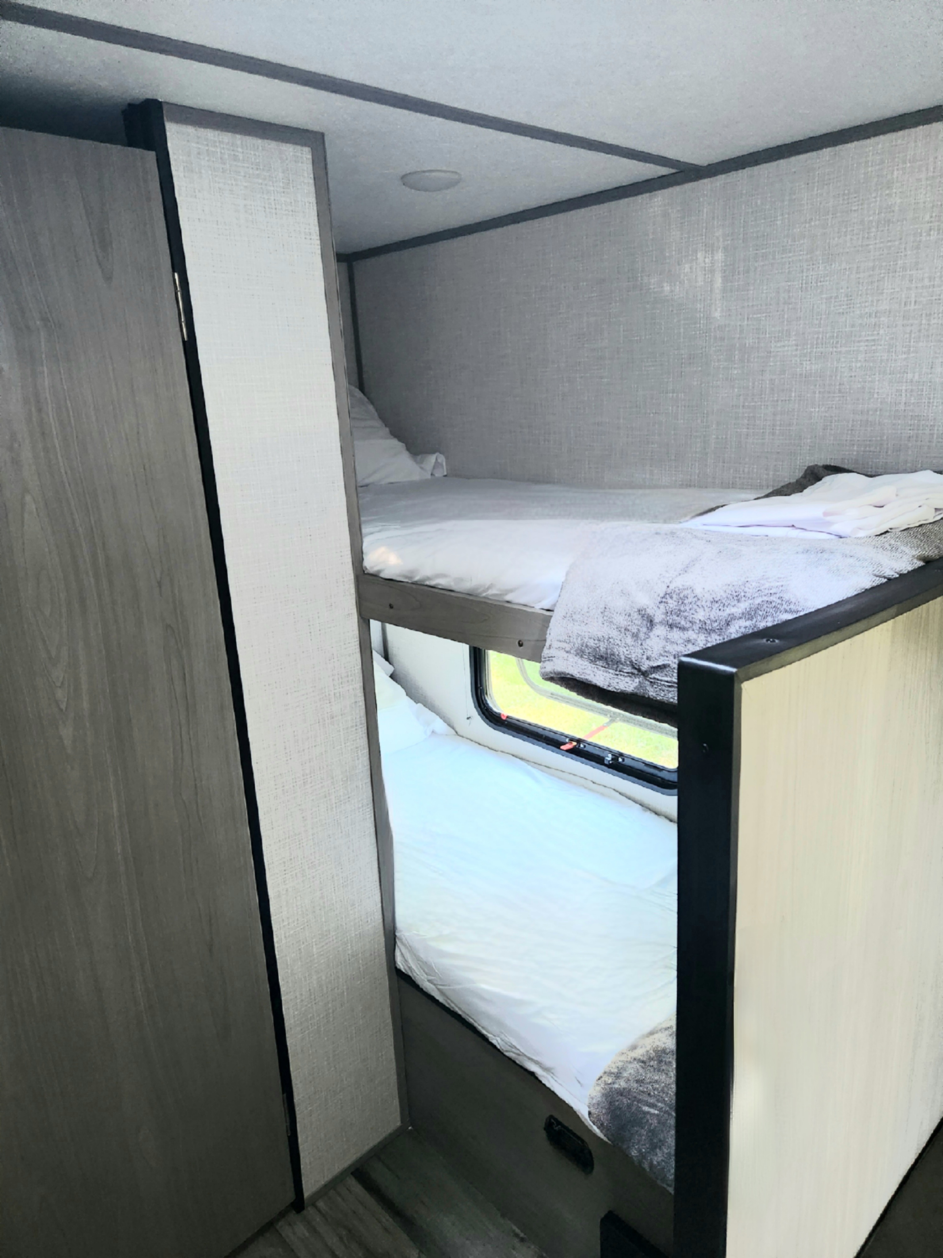 Bunk Beds!. Dutchman Coleman 17b 2023