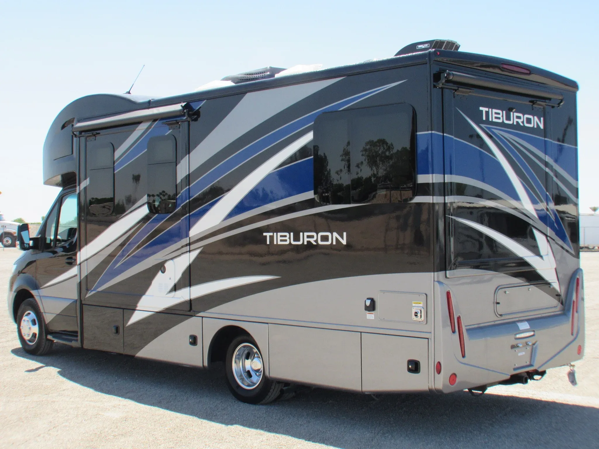 2022 Mercedes Tiburon RW, New, easy to drive, set up back up and relax !