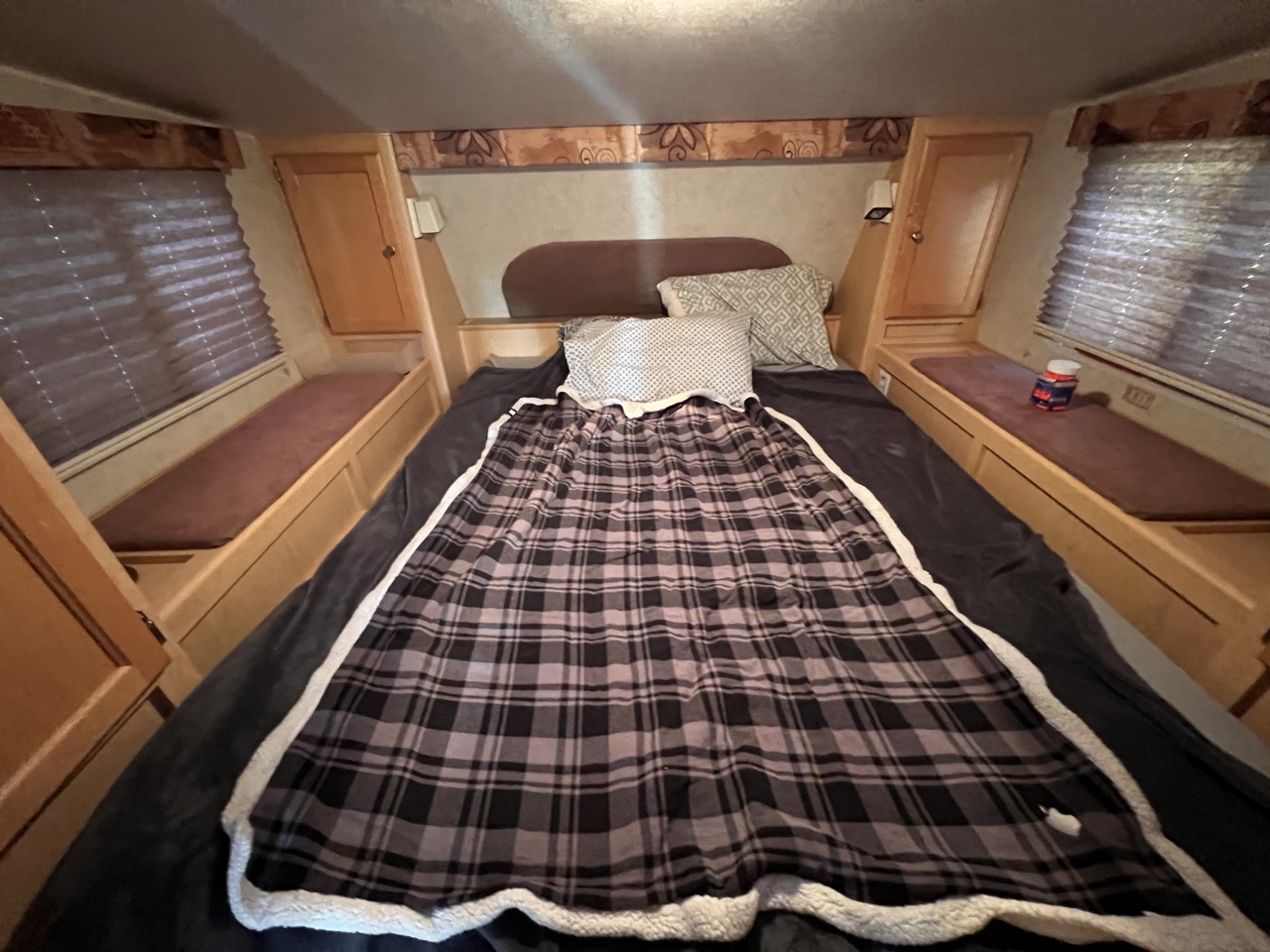 Large queen bed sleeping area.. Thor Motor Coach Citation 2002