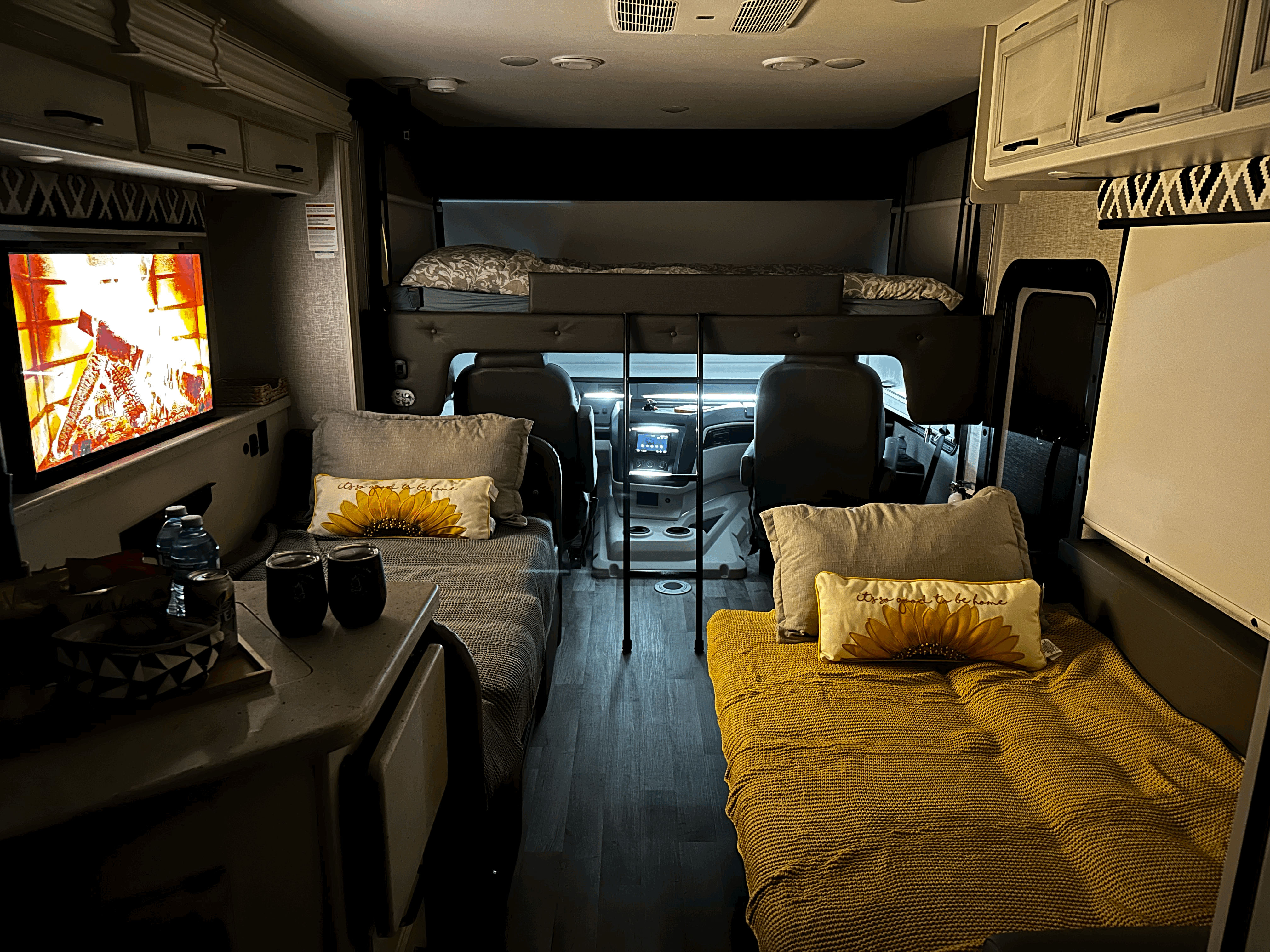 Cozy sleeping area.. Joyco alante 29f 2022