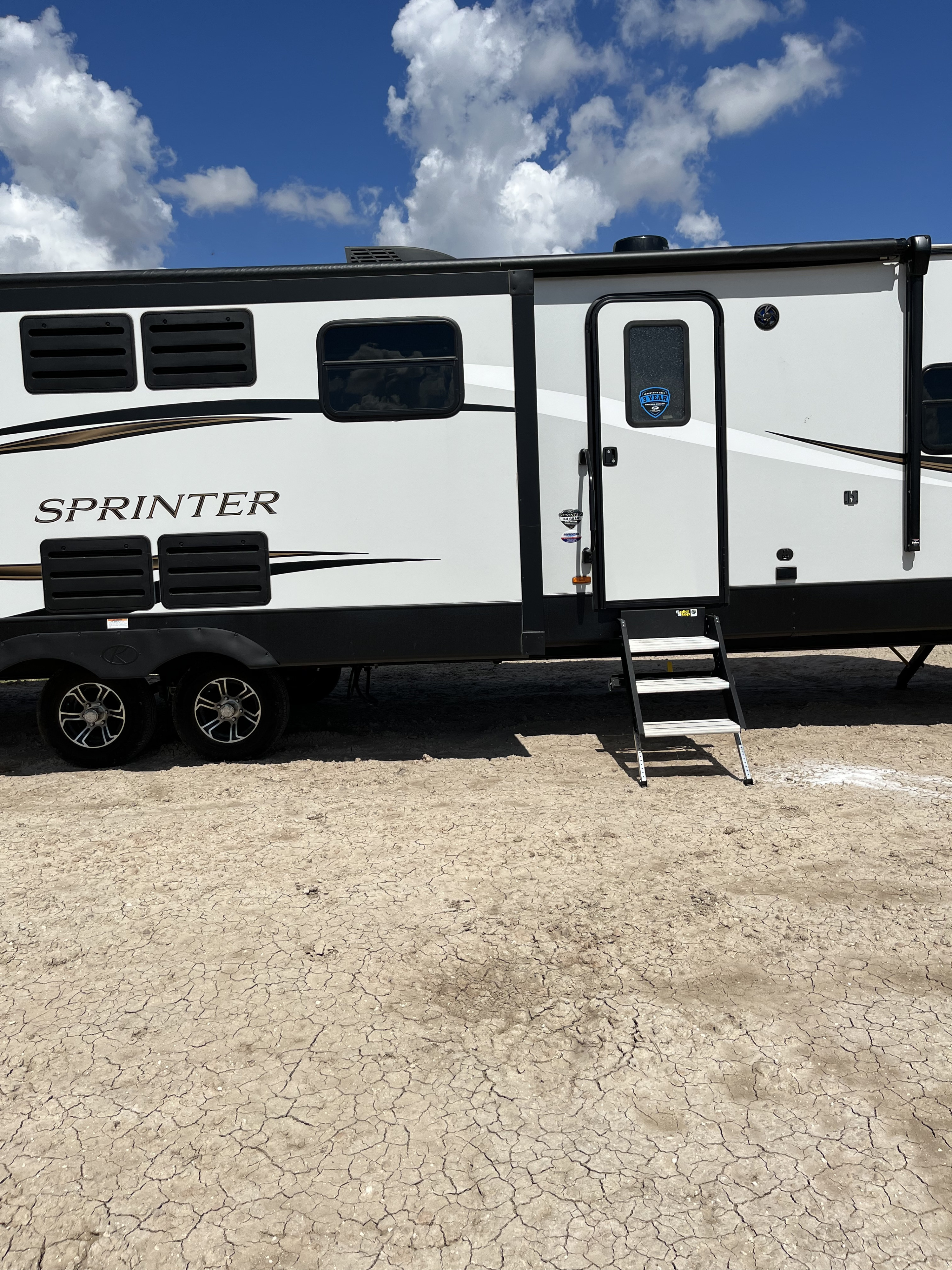 Travel trailer RV Rental 