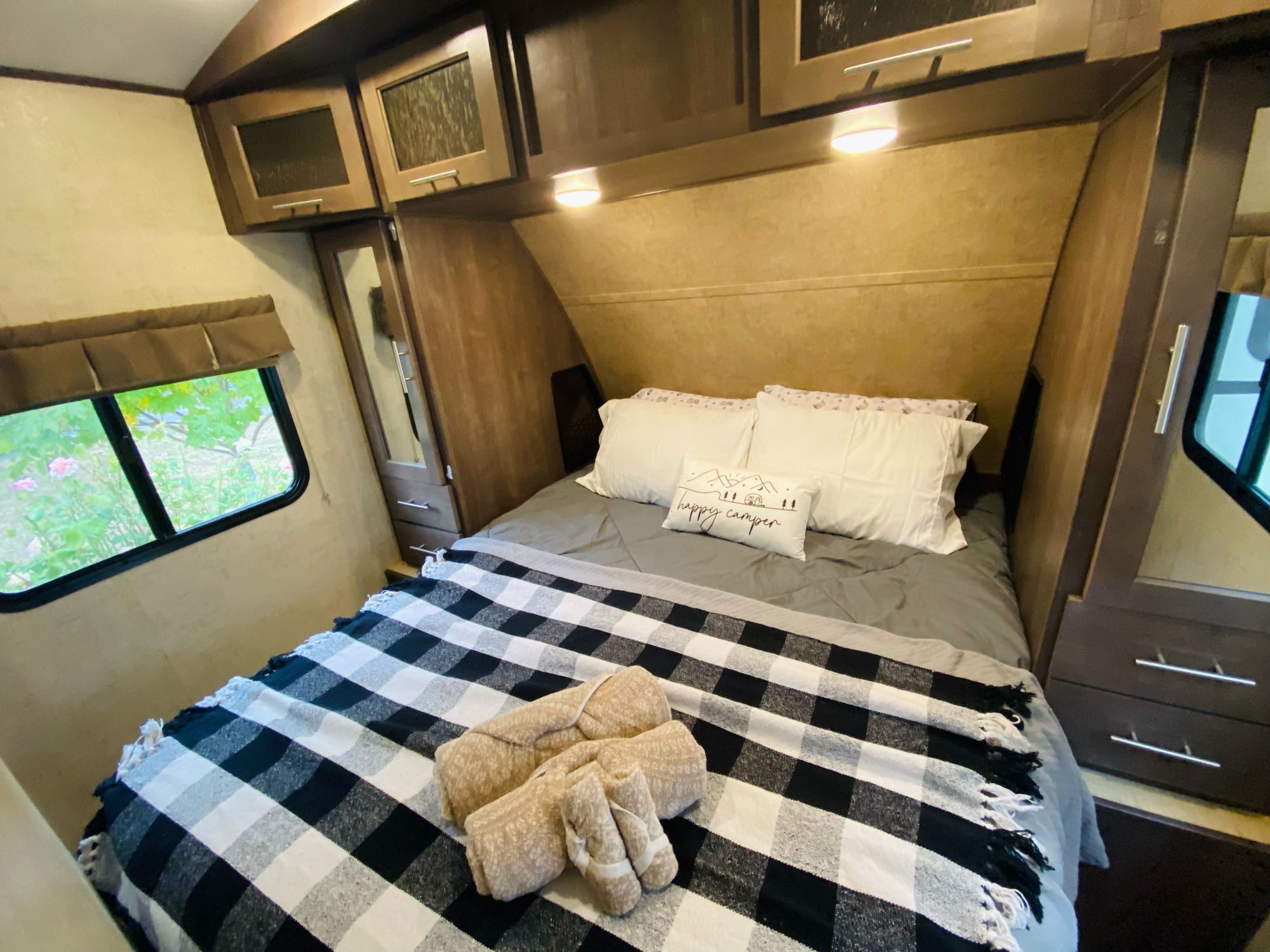 With linens package. Forest River Surveyor 2017