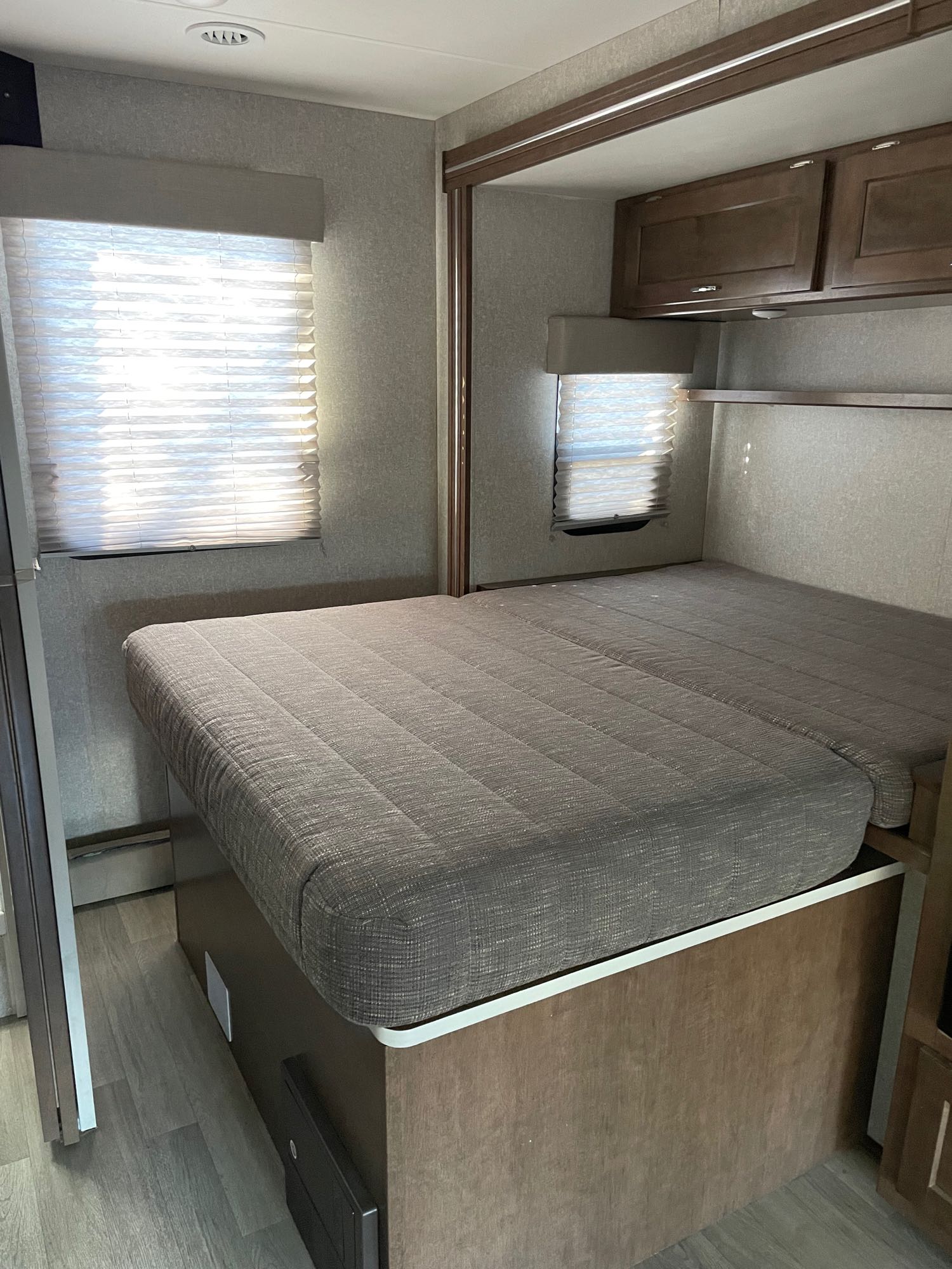 Queen bed !. Winnebago Mercedes Sprinter 2020