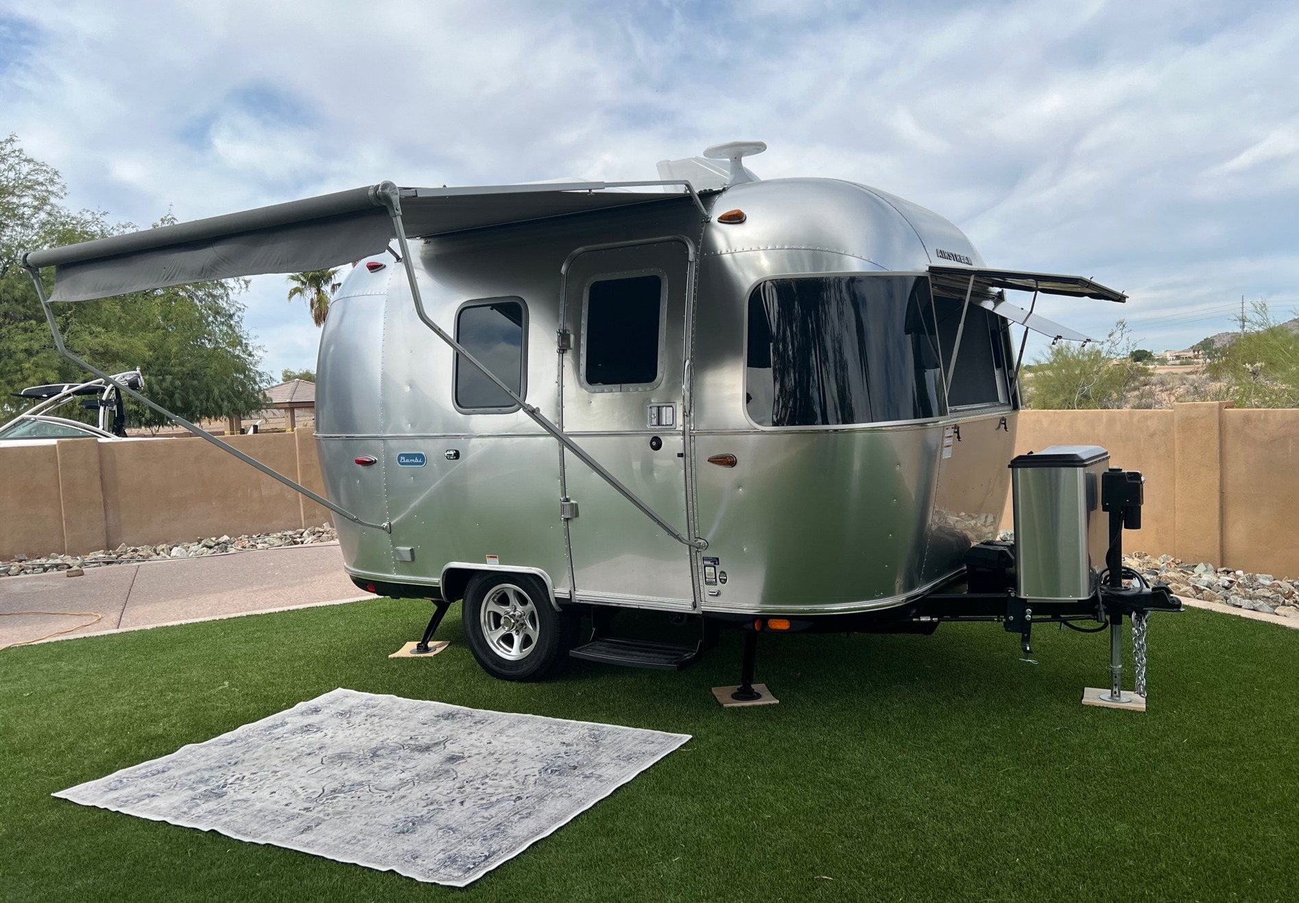 【希少】1/18 Airstream Trailer ダイキャストモデル　箱付き Amazon.com: Busch 44982 Airstream Trailer 1958 Silver HO Scale