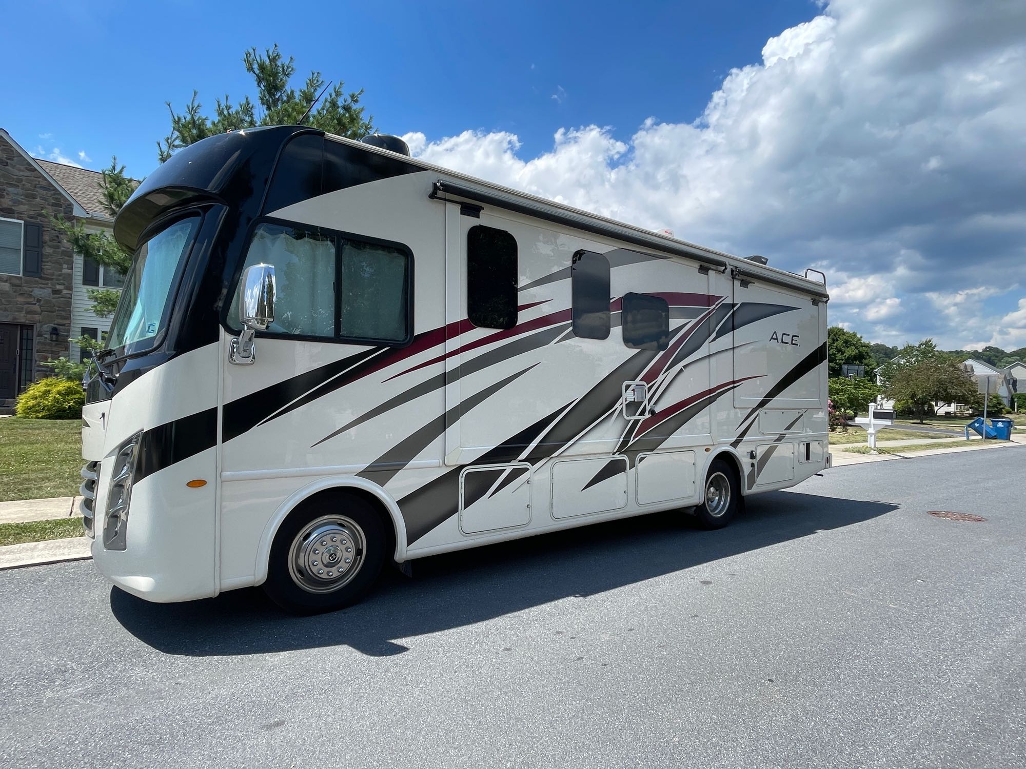 2022 Thor ACE 27.2 UNLIMITED MILEAGE Easy peasy RV’ng!