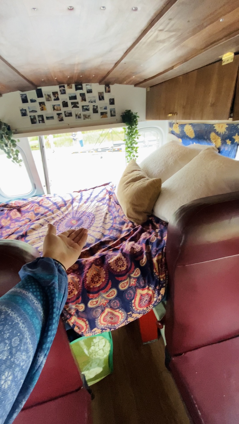 Ford E-350 SuperDuty 2005