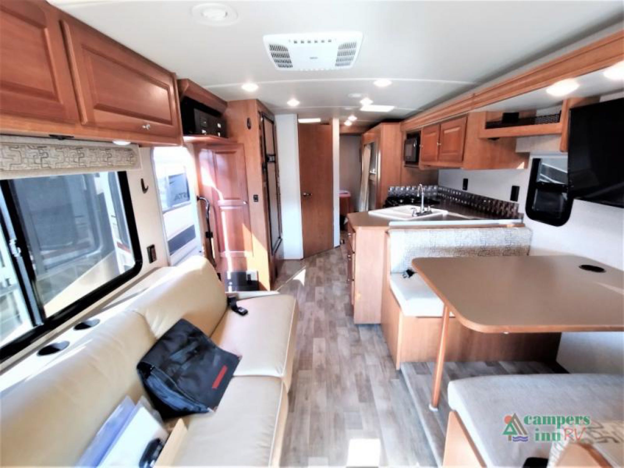 2017 Class A Luxury Bunkhouse  Winnebago Sleeps 8!!