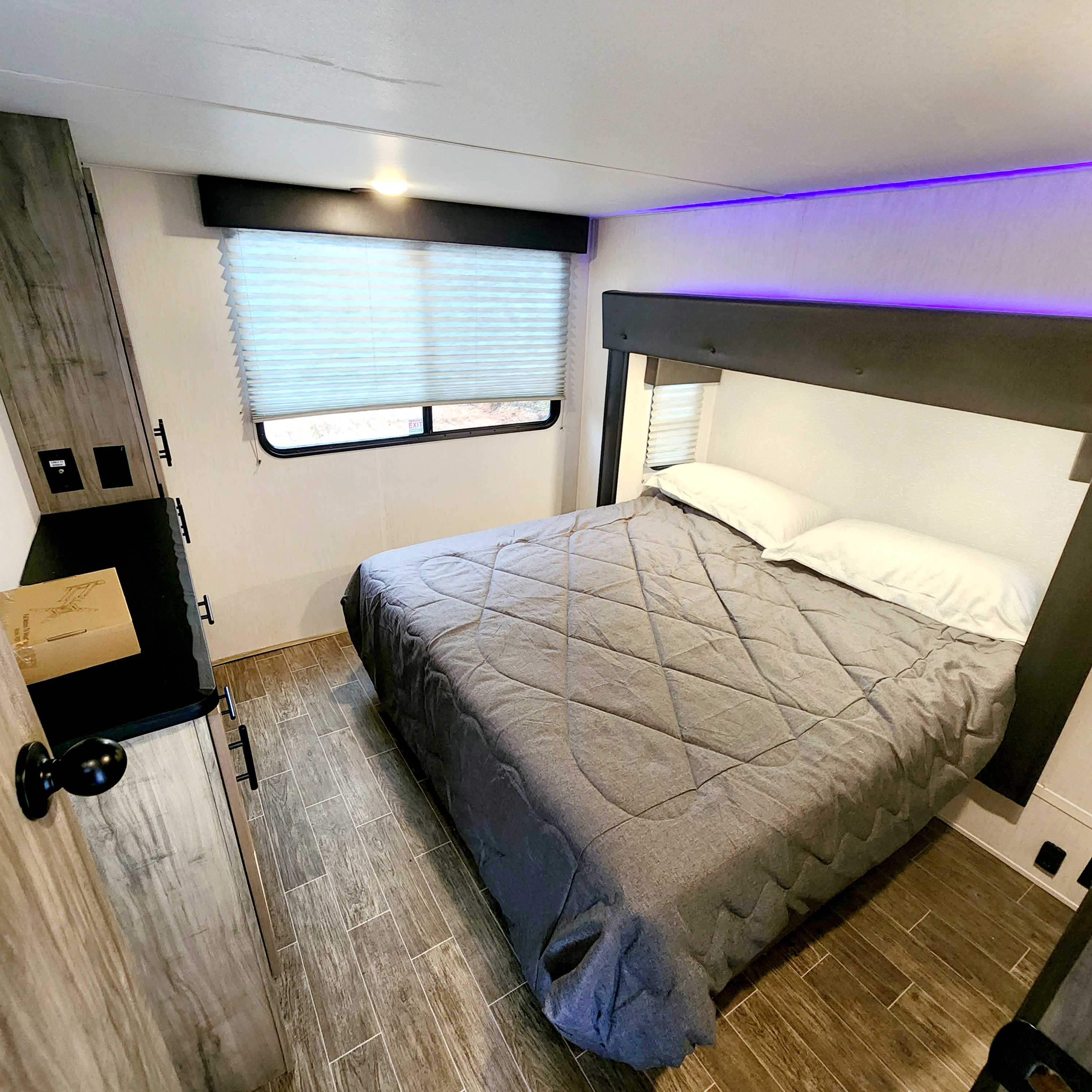 King size bed with plenty of room for your belongings. Forest River Cherokee Arctic Wolf 2022