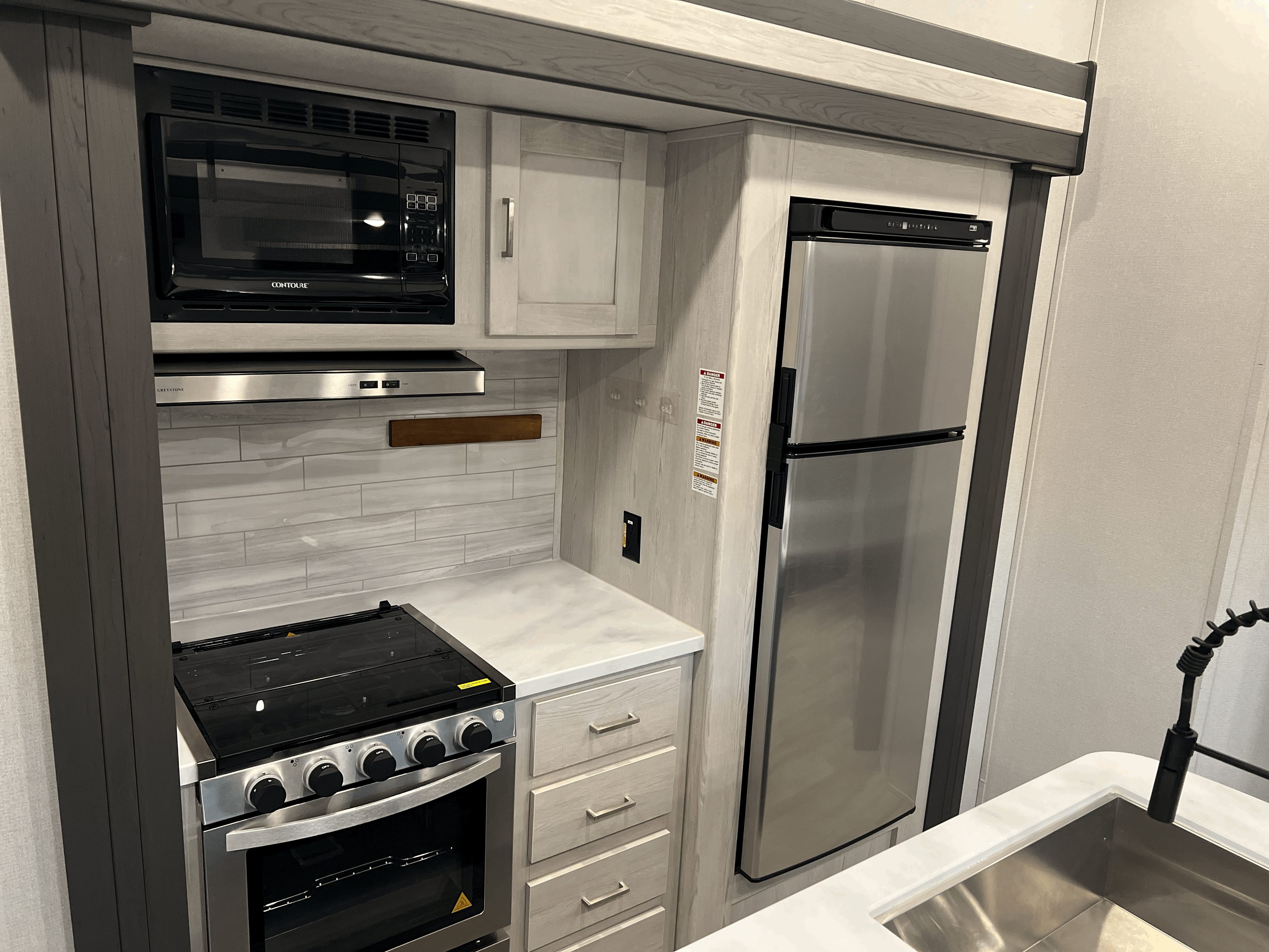 Fifth-wheel RV Rental 
