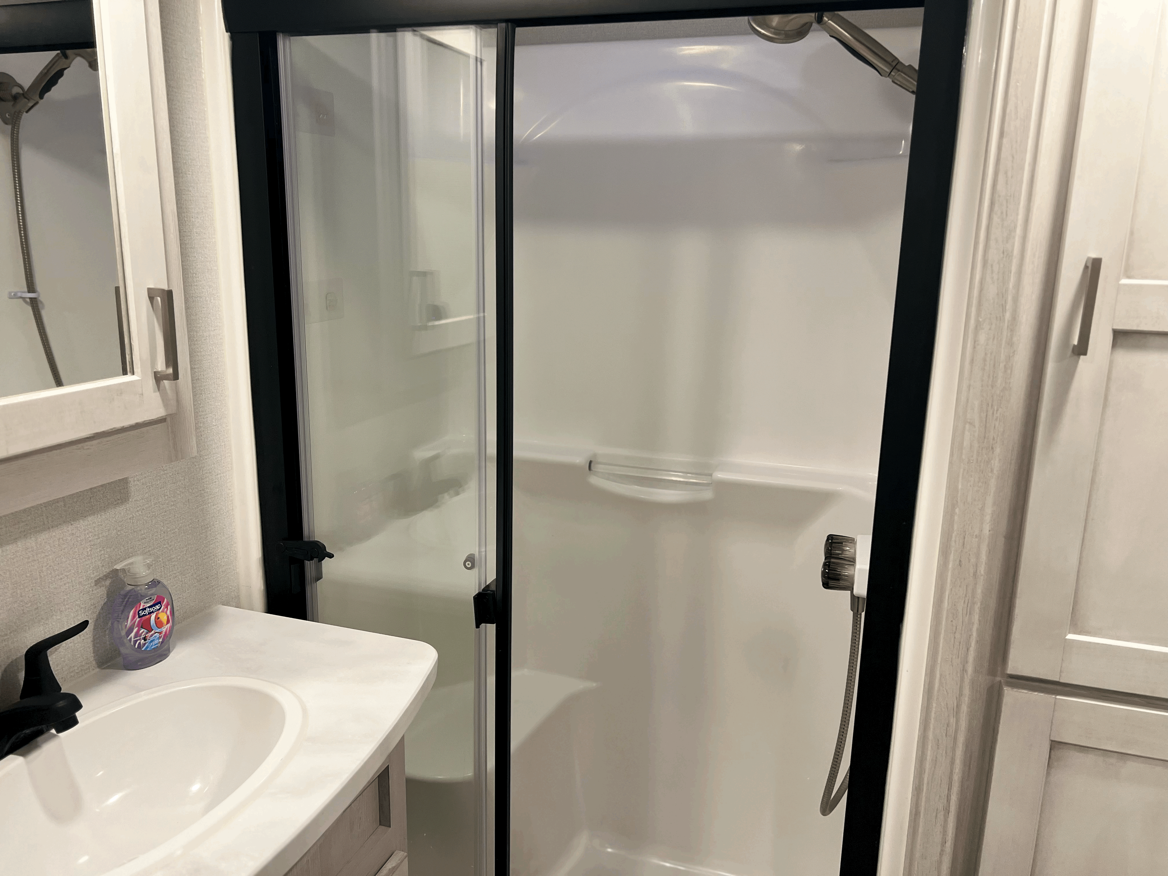 Fifth-wheel RV Rental 