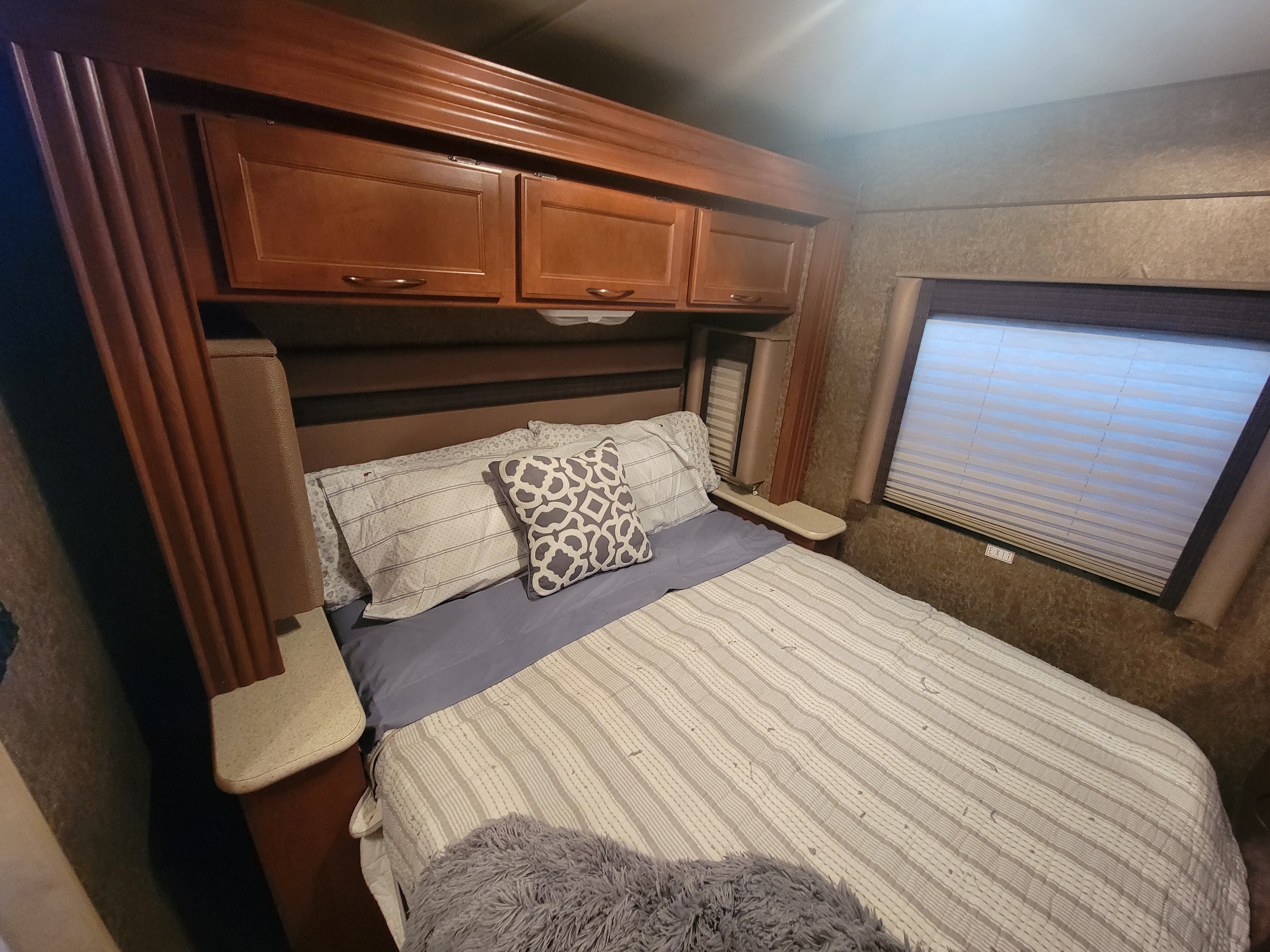 Private master bedroom queen size bed. 2014 Ace 2014