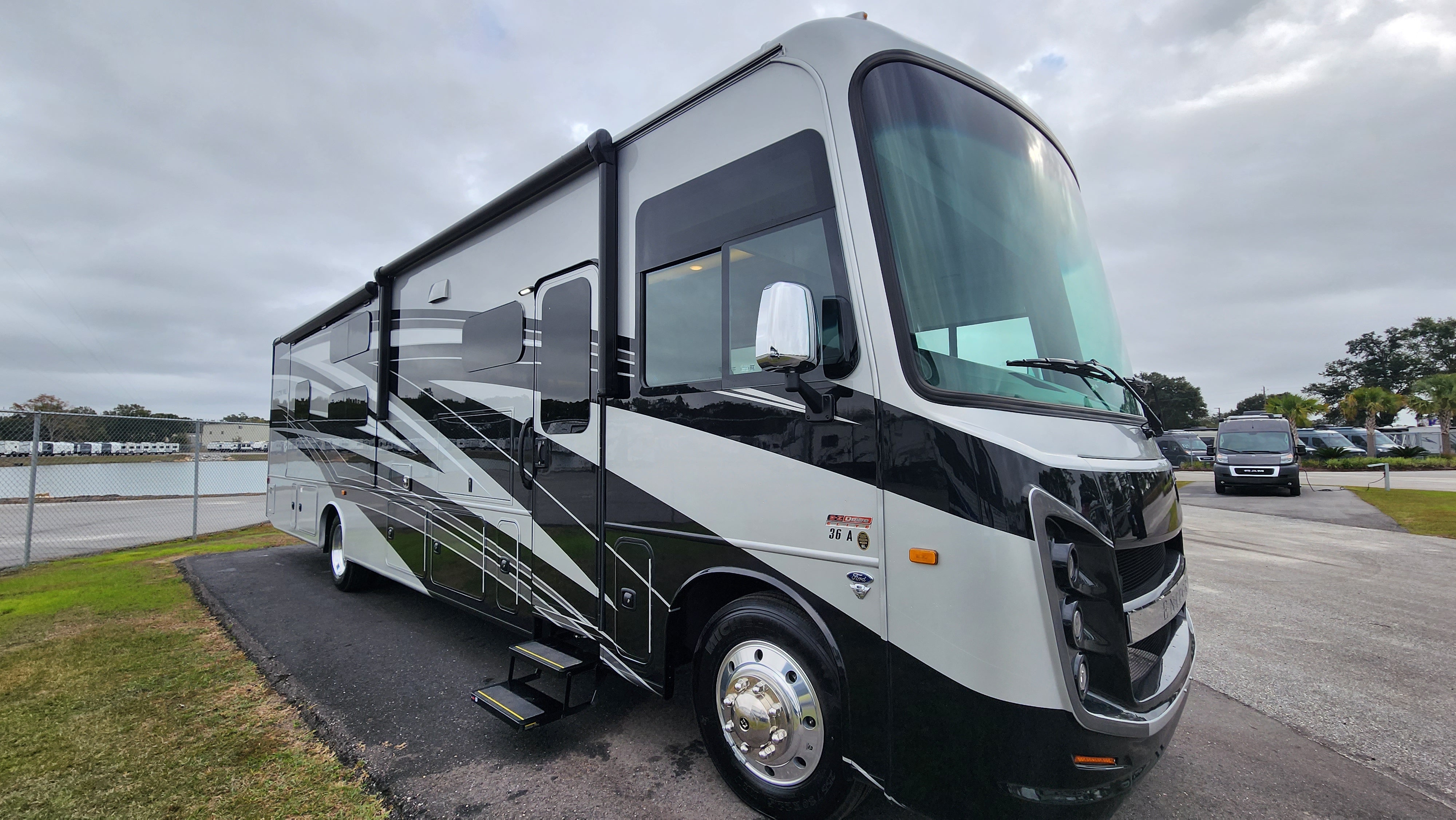 Entegra Coach Vision XL 36A Bunkhouse (LV)