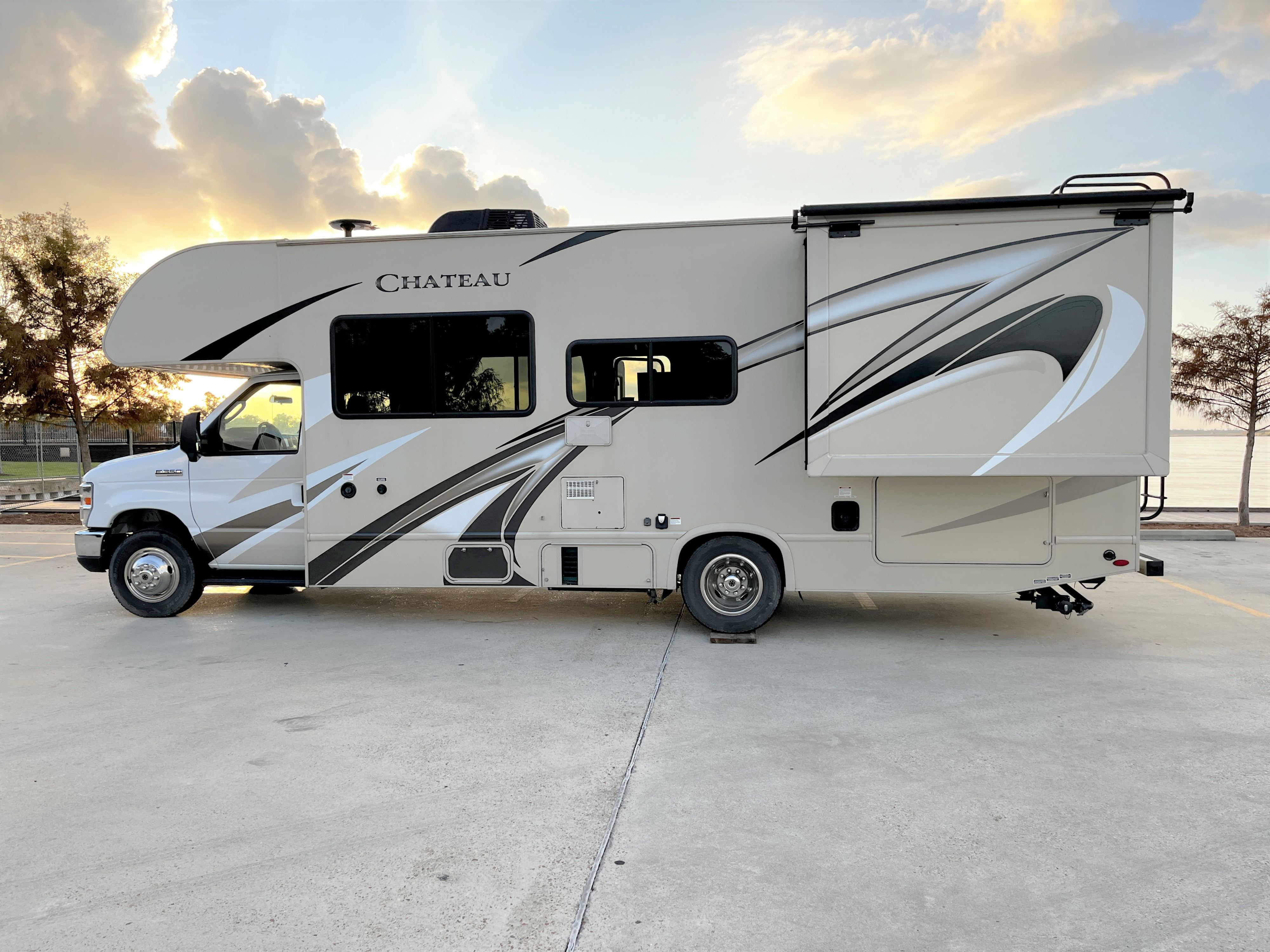Lafayette RV Rentals best deals in LA Outdoorsy - Main Image