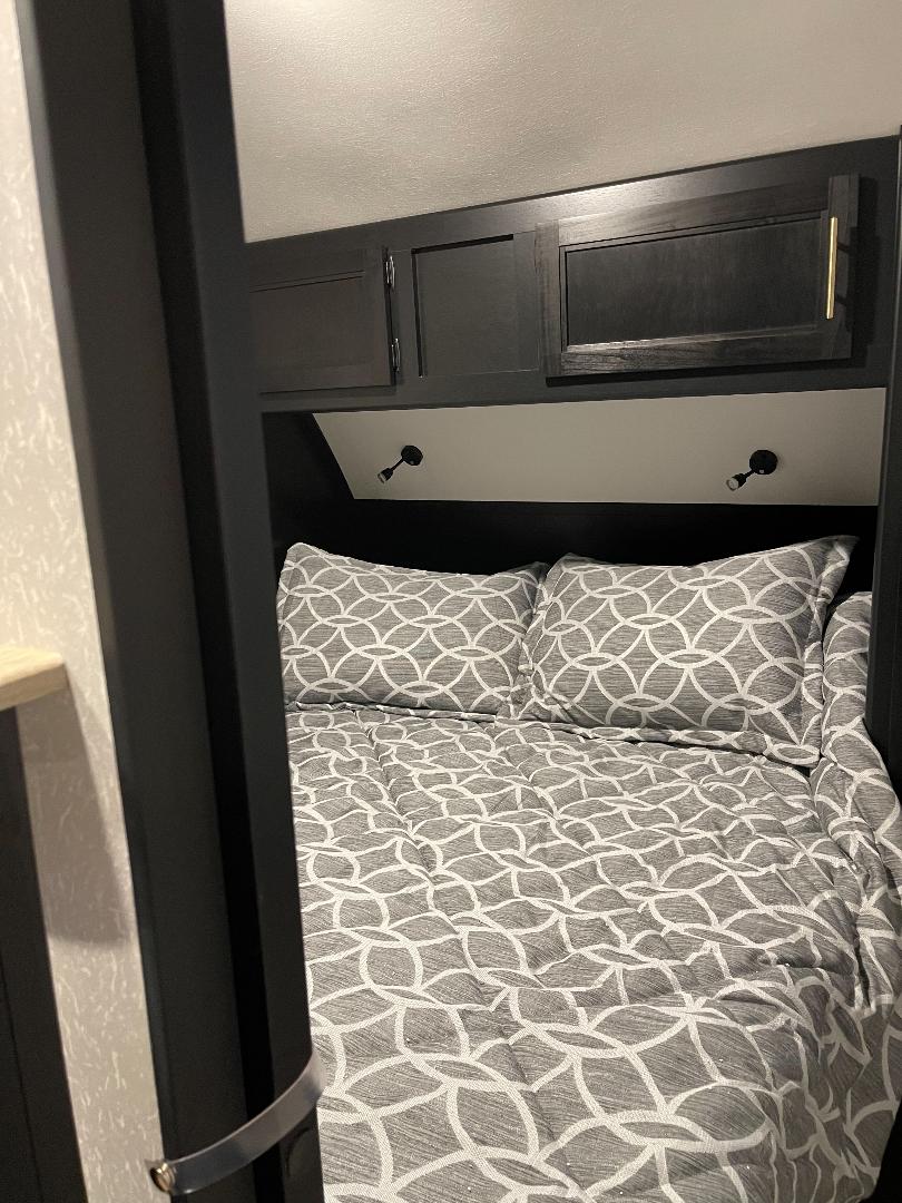 Forest River Cherokee Grey Wolf 2022